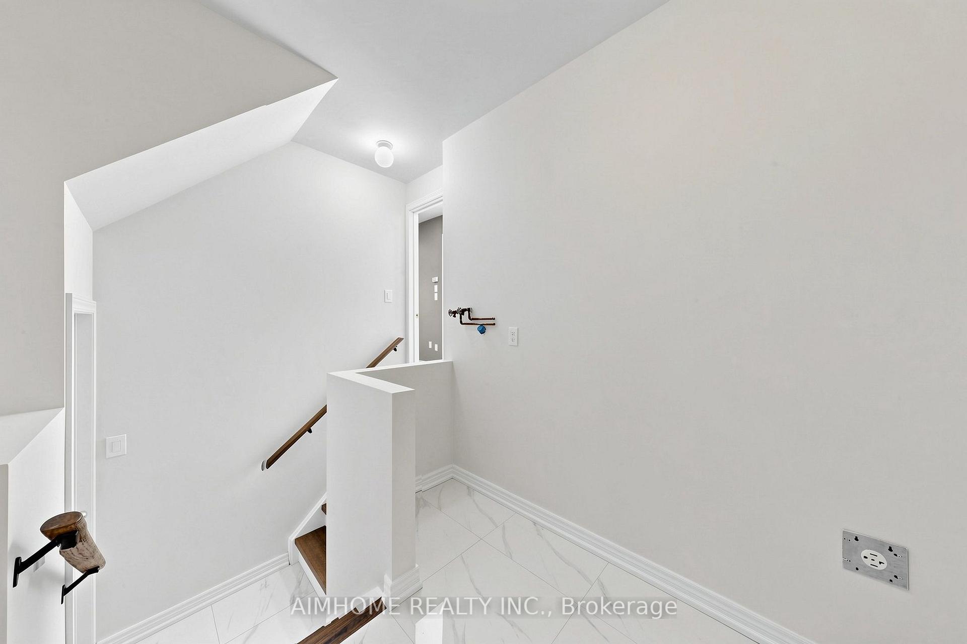 Photo 17 of 87 River Ridge Boulevard, Aurora, Bayview Northeast — HOMEH