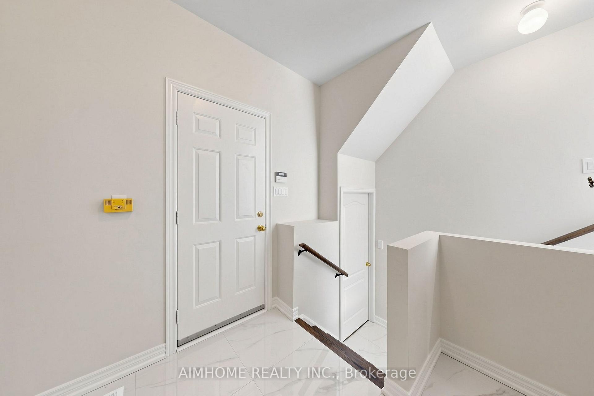 Photo 18 of 87 River Ridge Boulevard, Aurora, Bayview Northeast — HOMEH