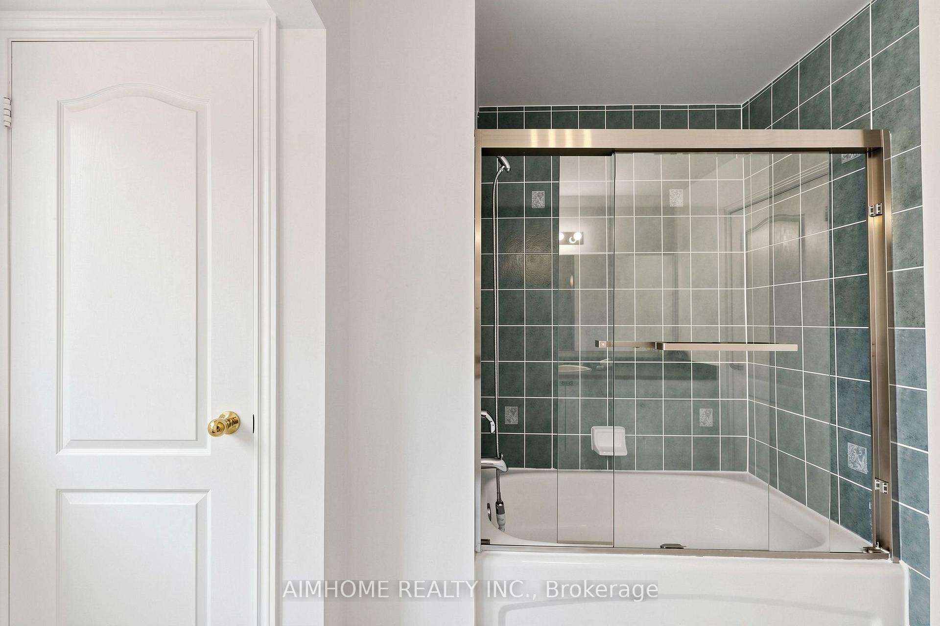 Photo 33 of 87 River Ridge Boulevard, Aurora, Bayview Northeast — HOMEH