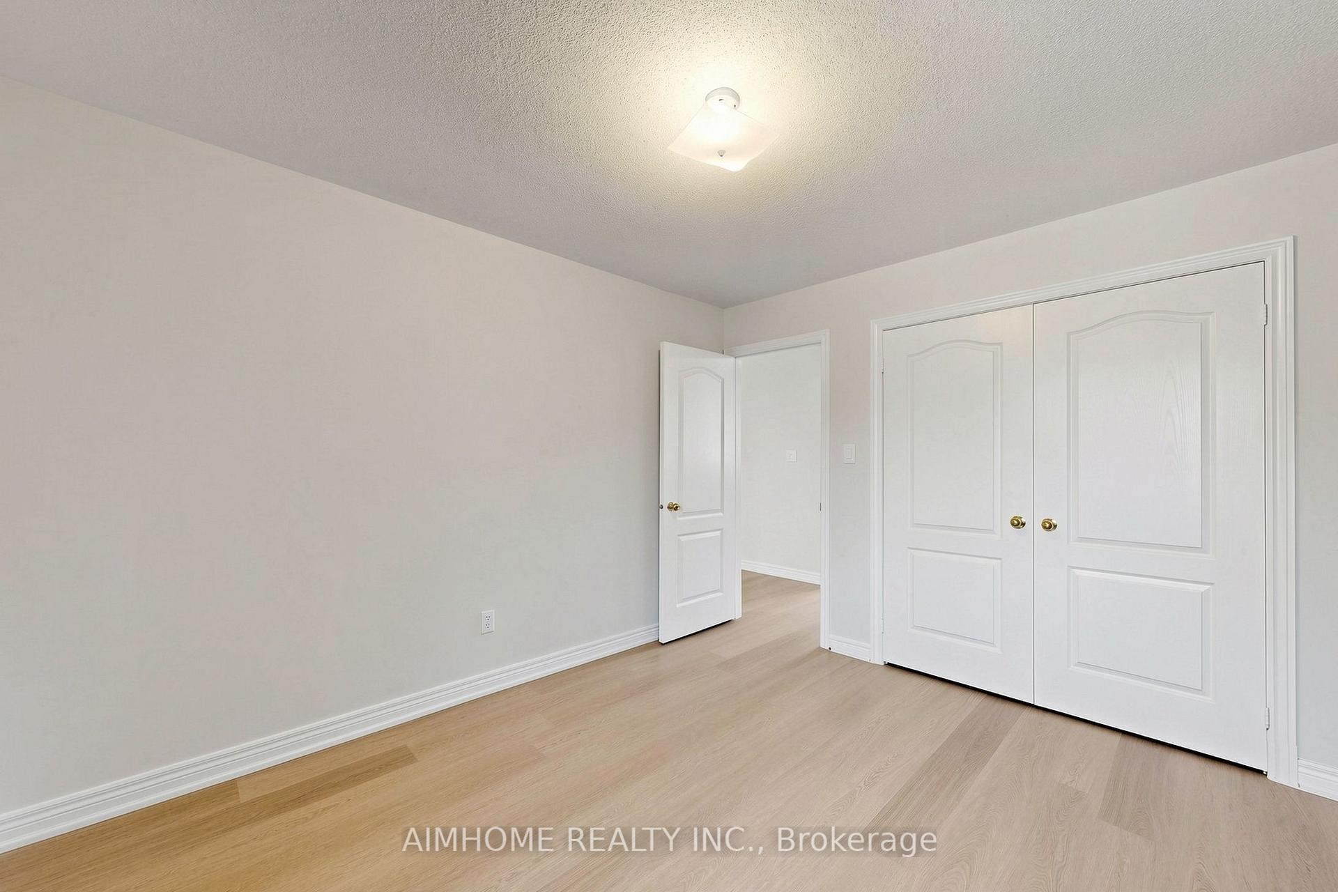 Photo 36 of 87 River Ridge Boulevard, Aurora, Bayview Northeast — HOMEH