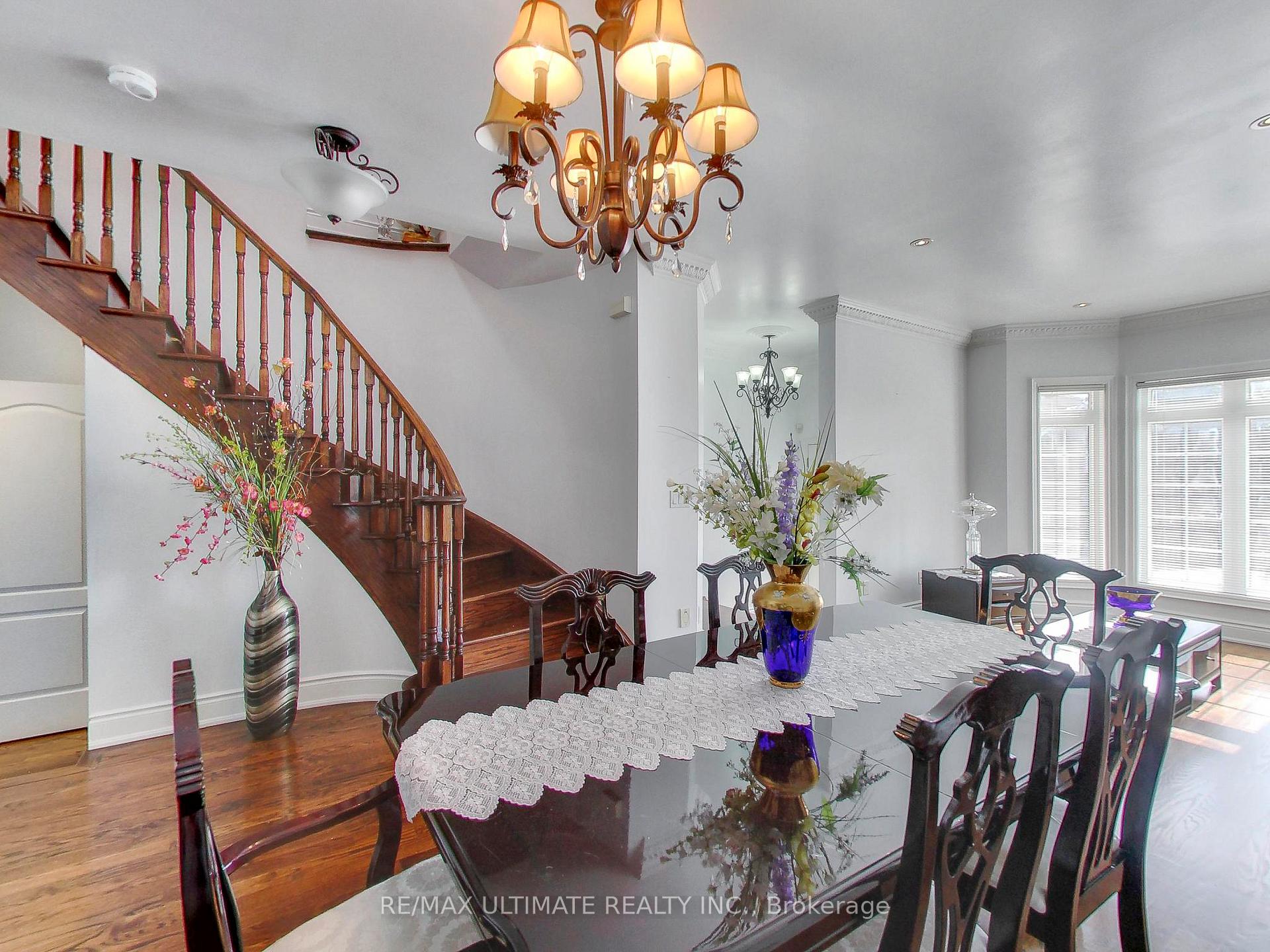 Photo 4 of 26 Dynevor Road, Toronto, Caledonia-Fairbank — HOMEH