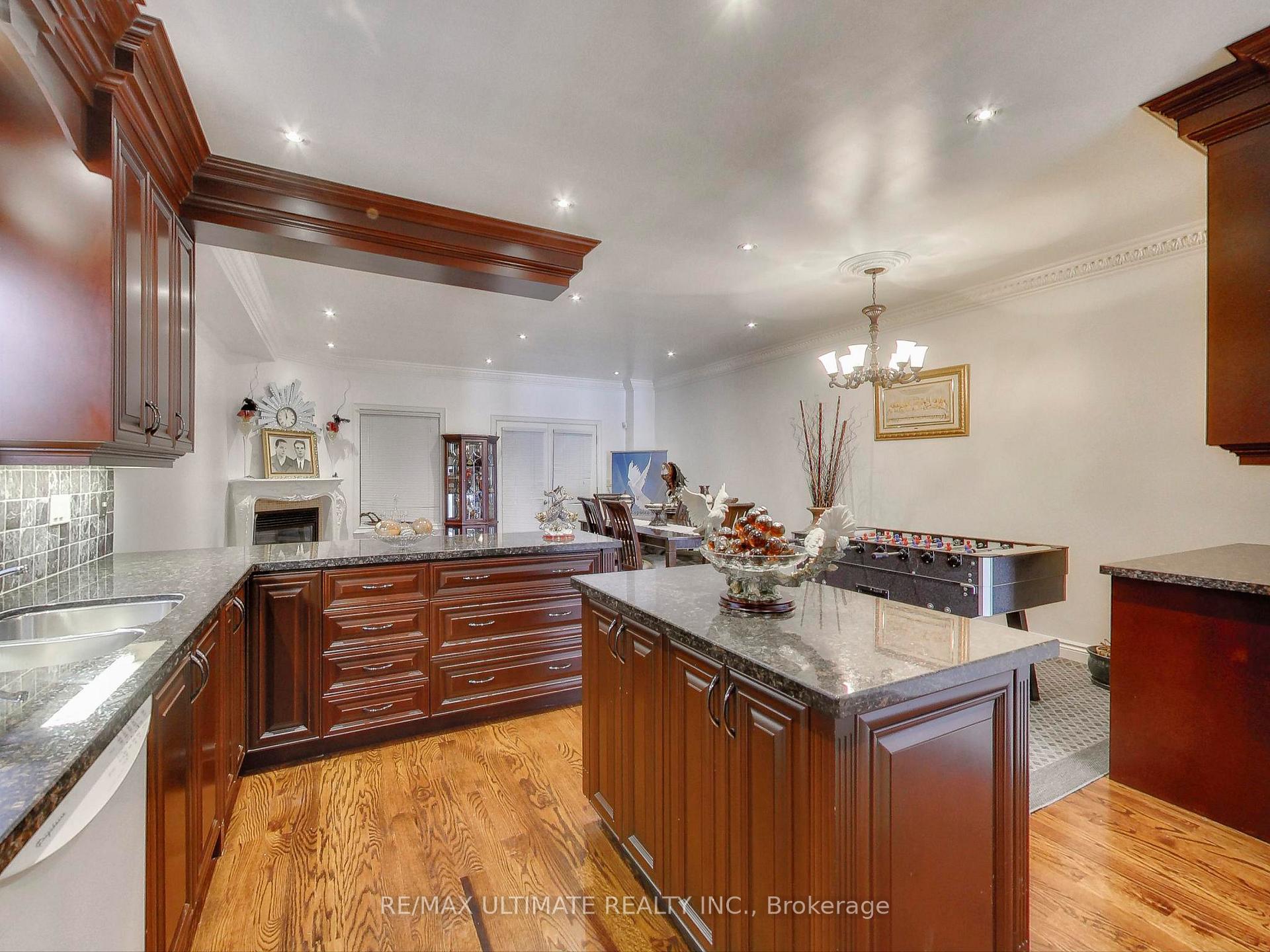 Photo 8 of 26 Dynevor Road, Toronto, Caledonia-Fairbank — HOMEH