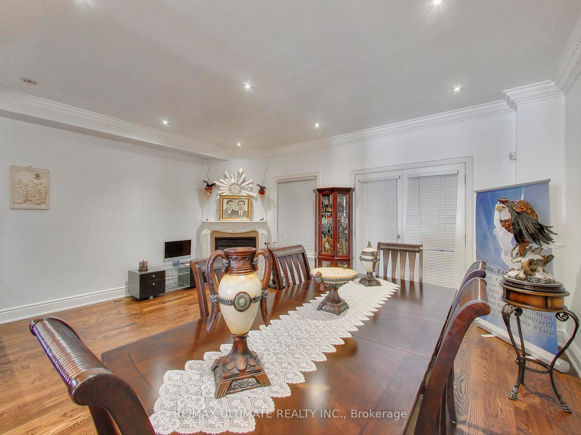 Photo 11 of 26 Dynevor Road, Toronto, Caledonia-Fairbank — HOMEH