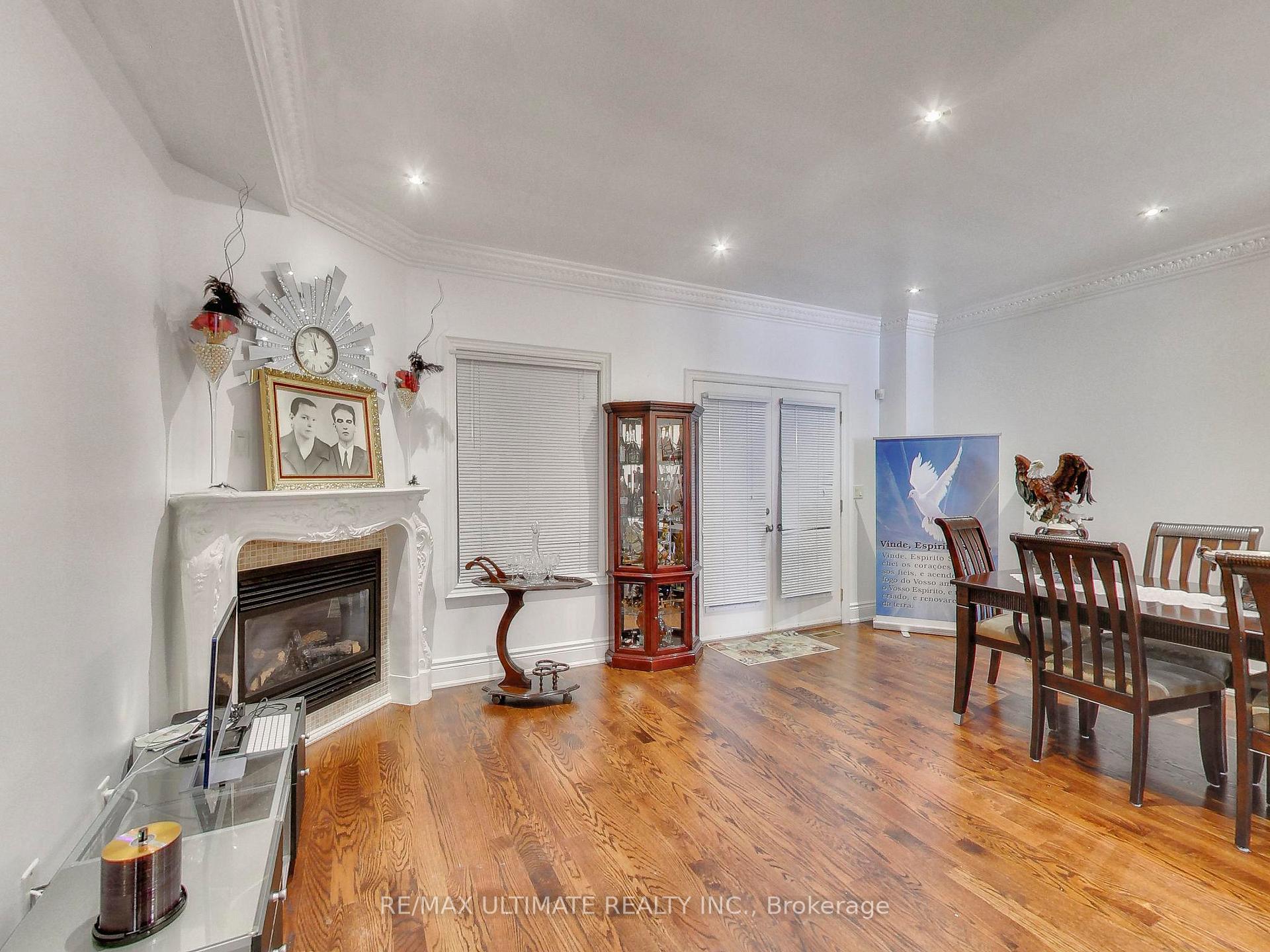 Photo 13 of 26 Dynevor Road, Toronto, Caledonia-Fairbank — HOMEH