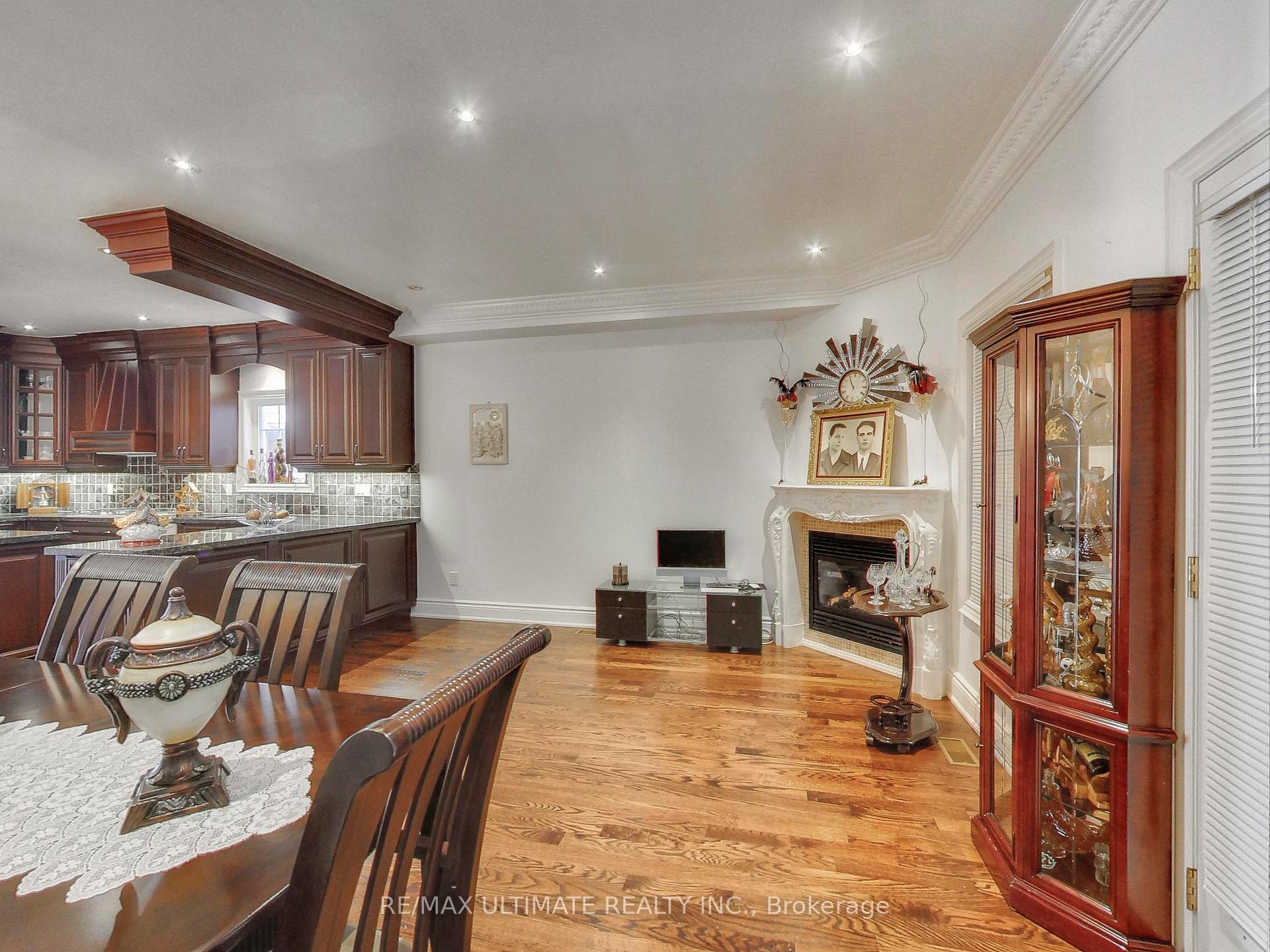 Photo 14 of 26 Dynevor Road, Toronto, Caledonia-Fairbank — HOMEH