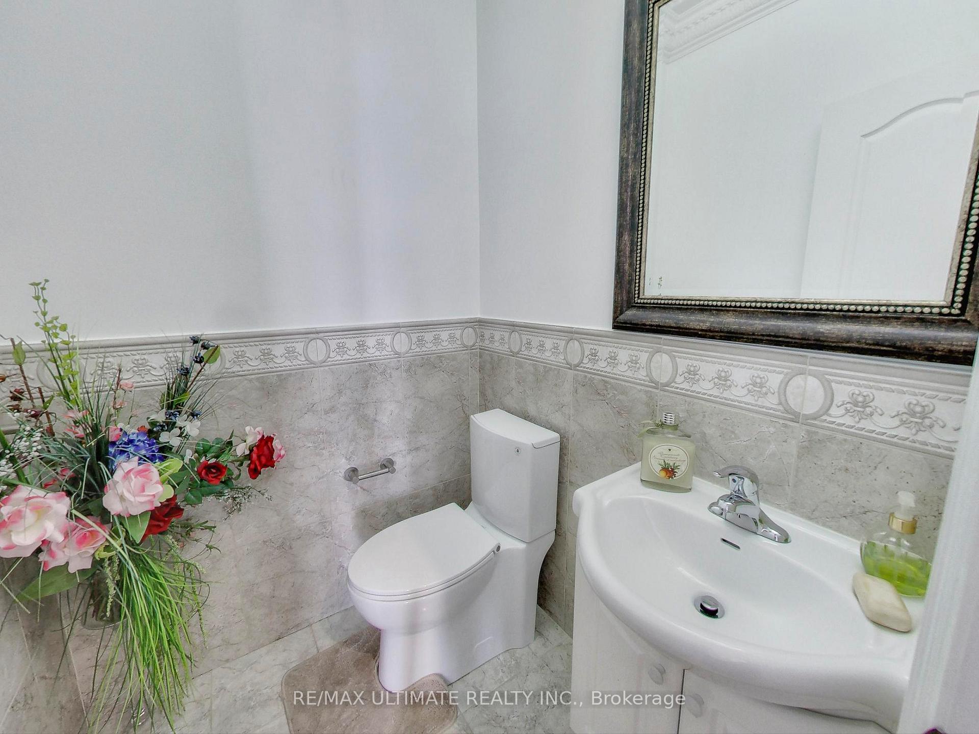 Photo 16 of 26 Dynevor Road, Toronto, Caledonia-Fairbank — HOMEH
