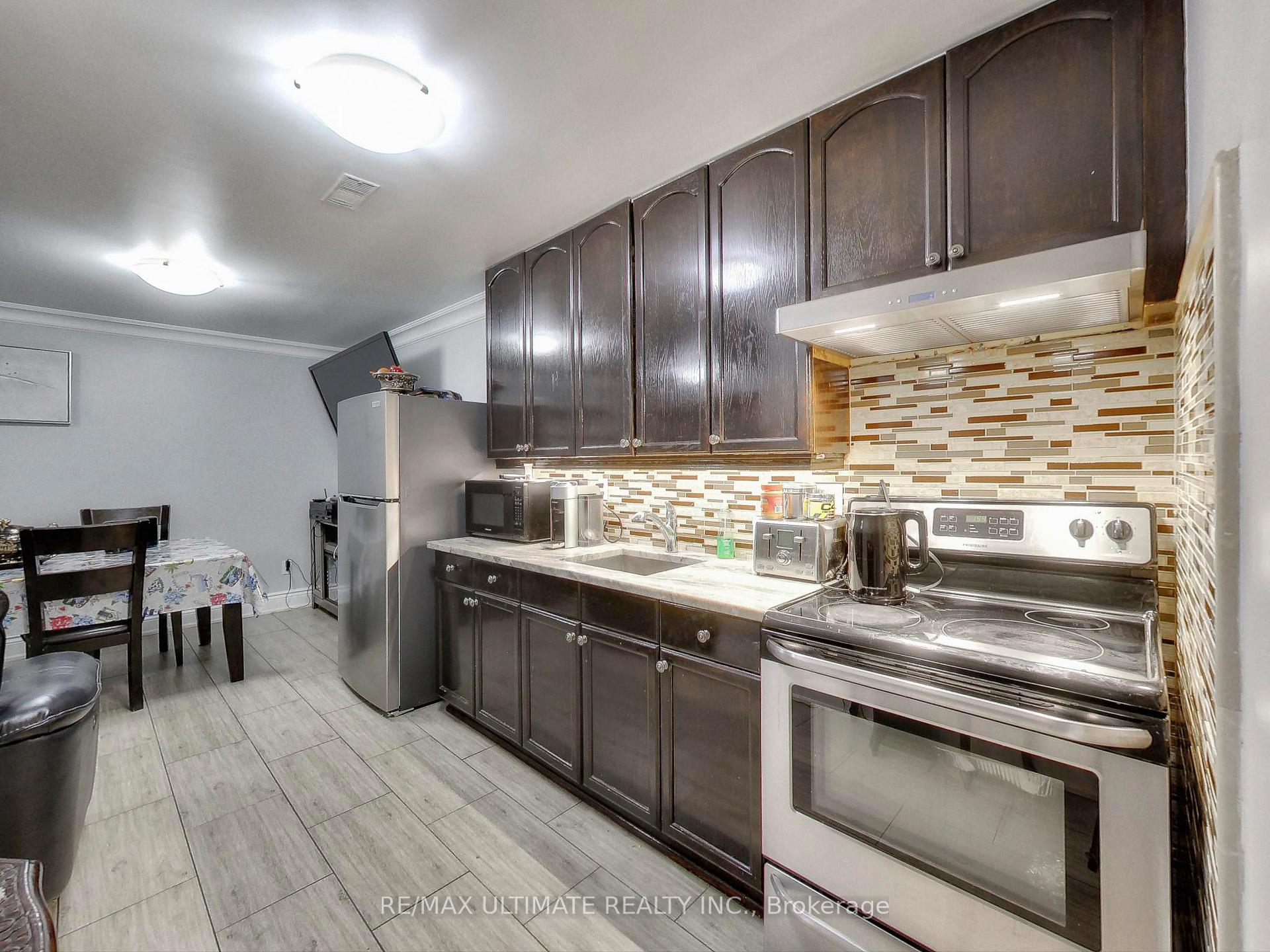Photo 27 of 26 Dynevor Road, Toronto, Caledonia-Fairbank — HOMEH