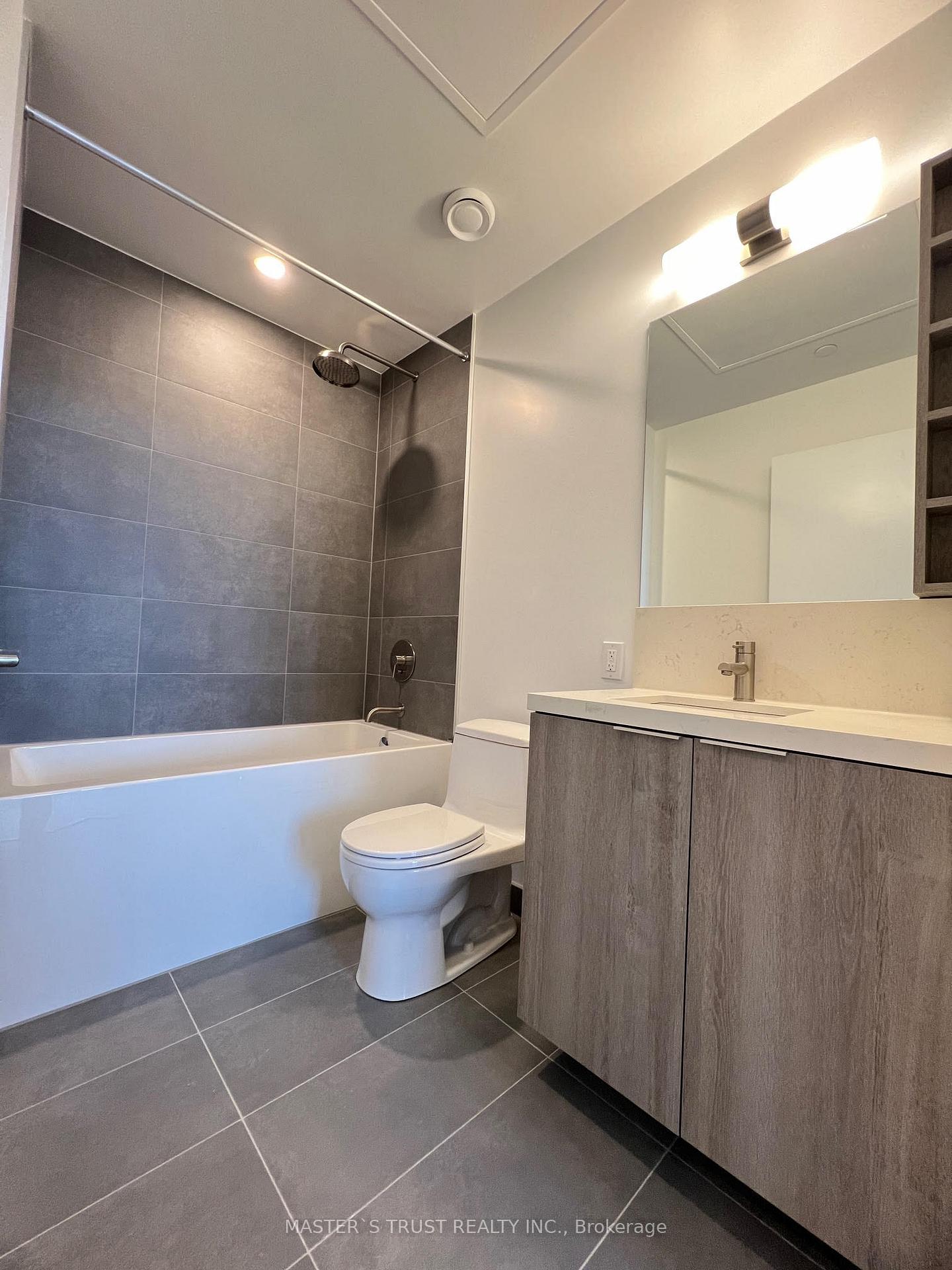 Photo 9 of Unit 931, 2020 Bathurst Street, Toronto, Humewood-Cedarvale — HOMEH