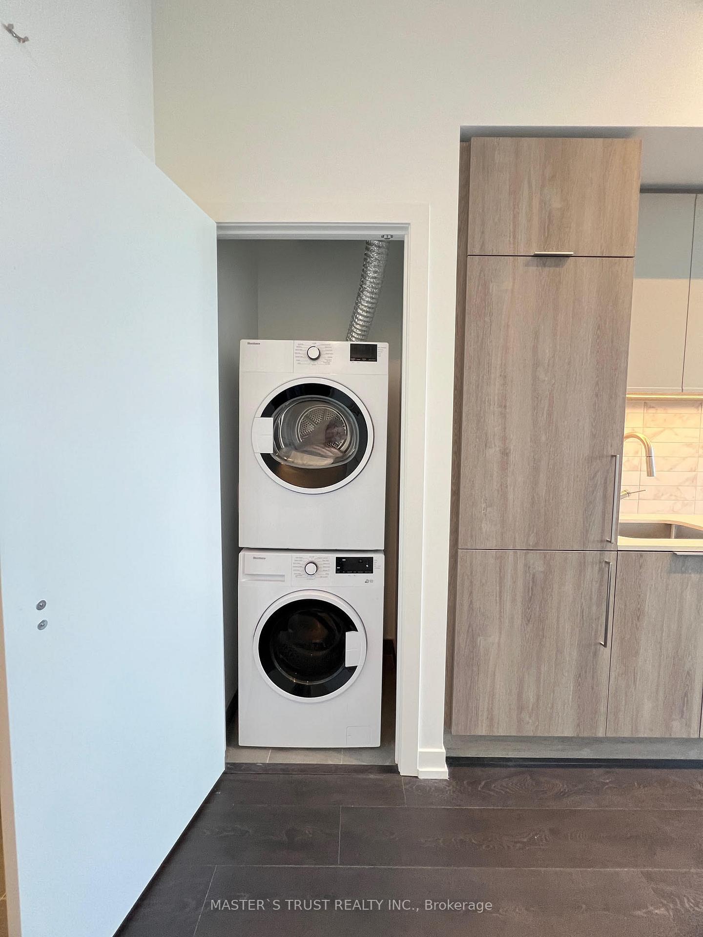 Photo 10 of Unit 931, 2020 Bathurst Street, Toronto, Humewood-Cedarvale — HOMEH