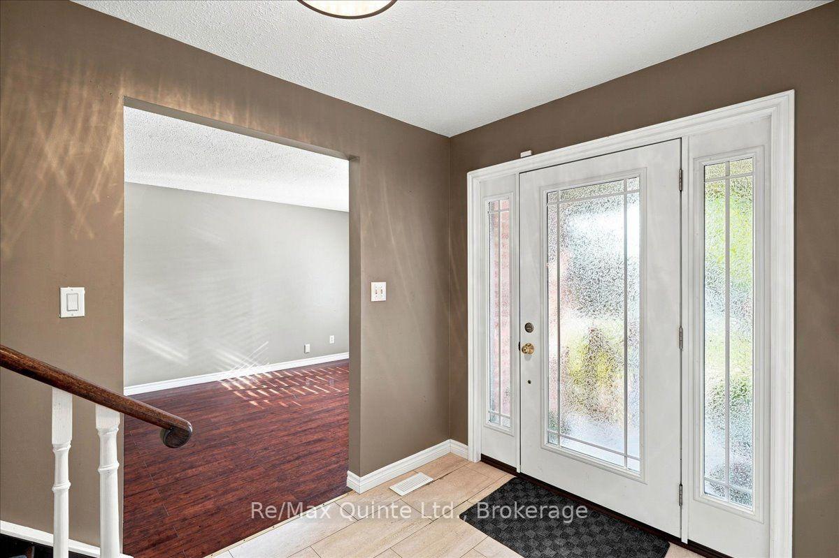 Photo 3 of 12 Brimley Court, Belleville, Belleville Ward — HOMEH