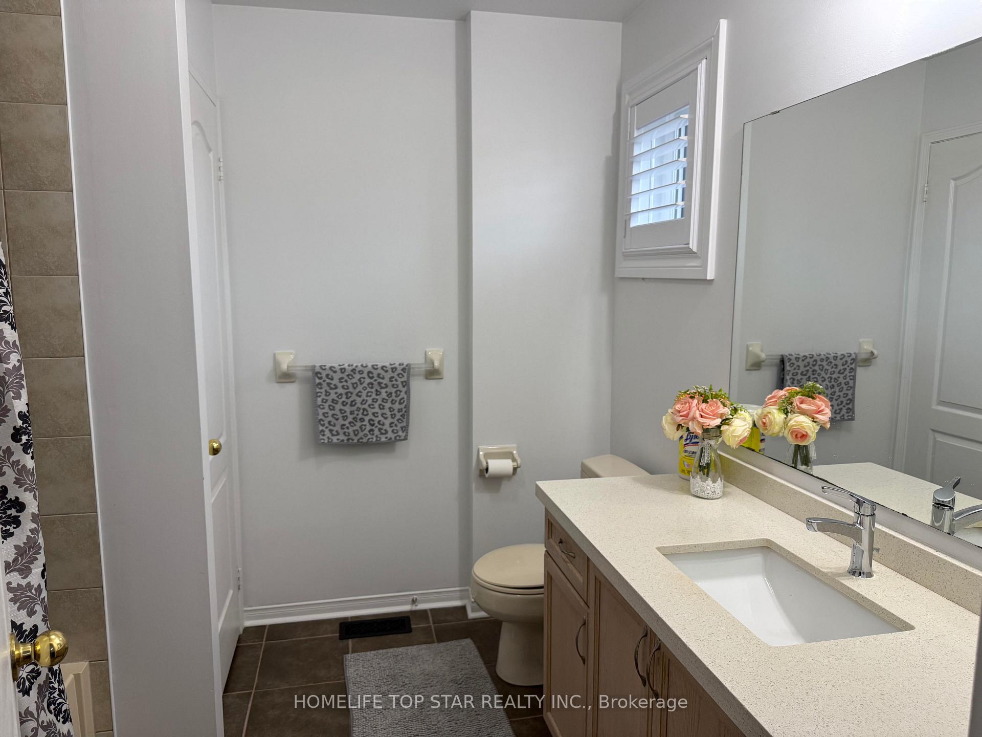 Photo 6 of 46 Ferncastle Crescent, Brampton, Fletcher's Meadow — HOMEH