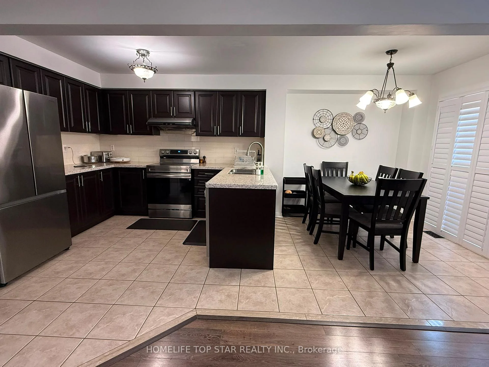 Photo 7 of 46 Ferncastle Crescent, Brampton, Fletcher's Meadow — HOMEH