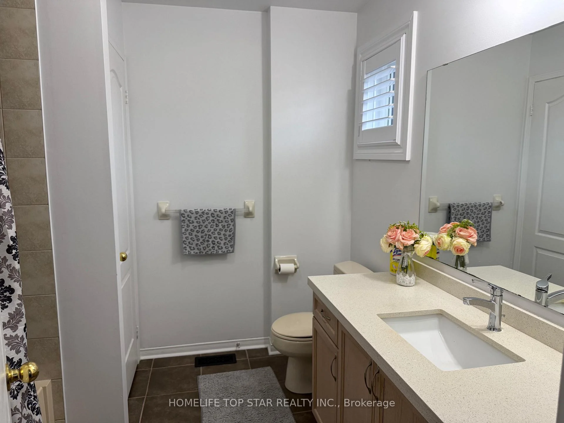 Photo 17 of 46 Ferncastle Crescent, Brampton, Fletcher's Meadow — HOMEH