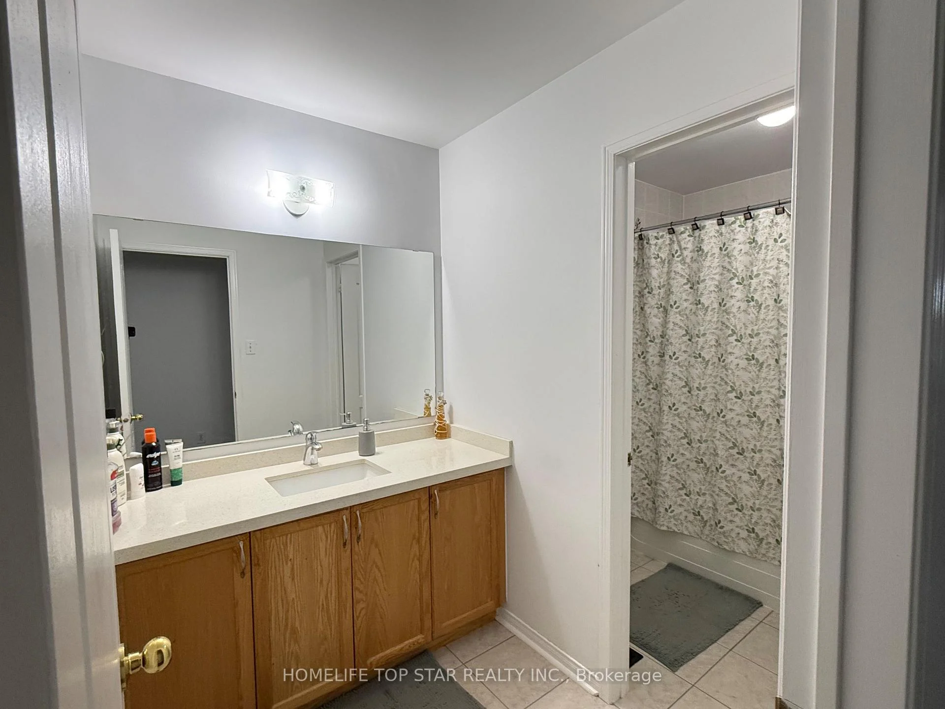 Photo 18 of 46 Ferncastle Crescent, Brampton, Fletcher's Meadow — HOMEH