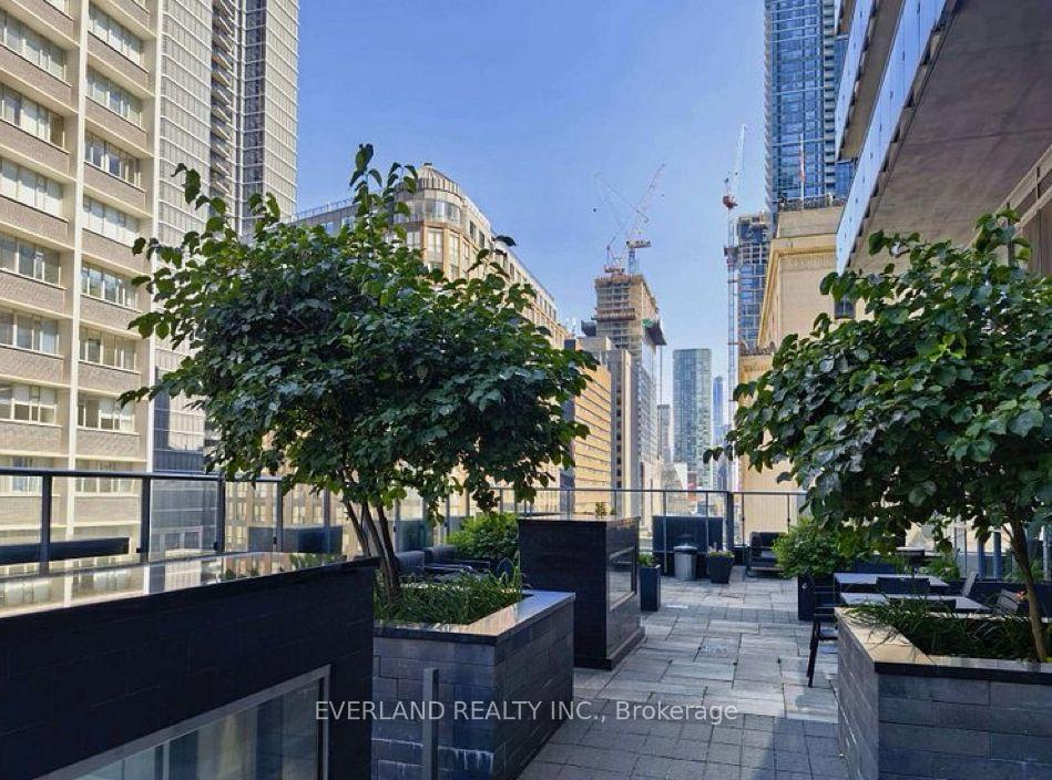 Photo 3 of Unit 5706, 7 Grenville Street, Toronto, Bay Street Corridor — HOMEH
