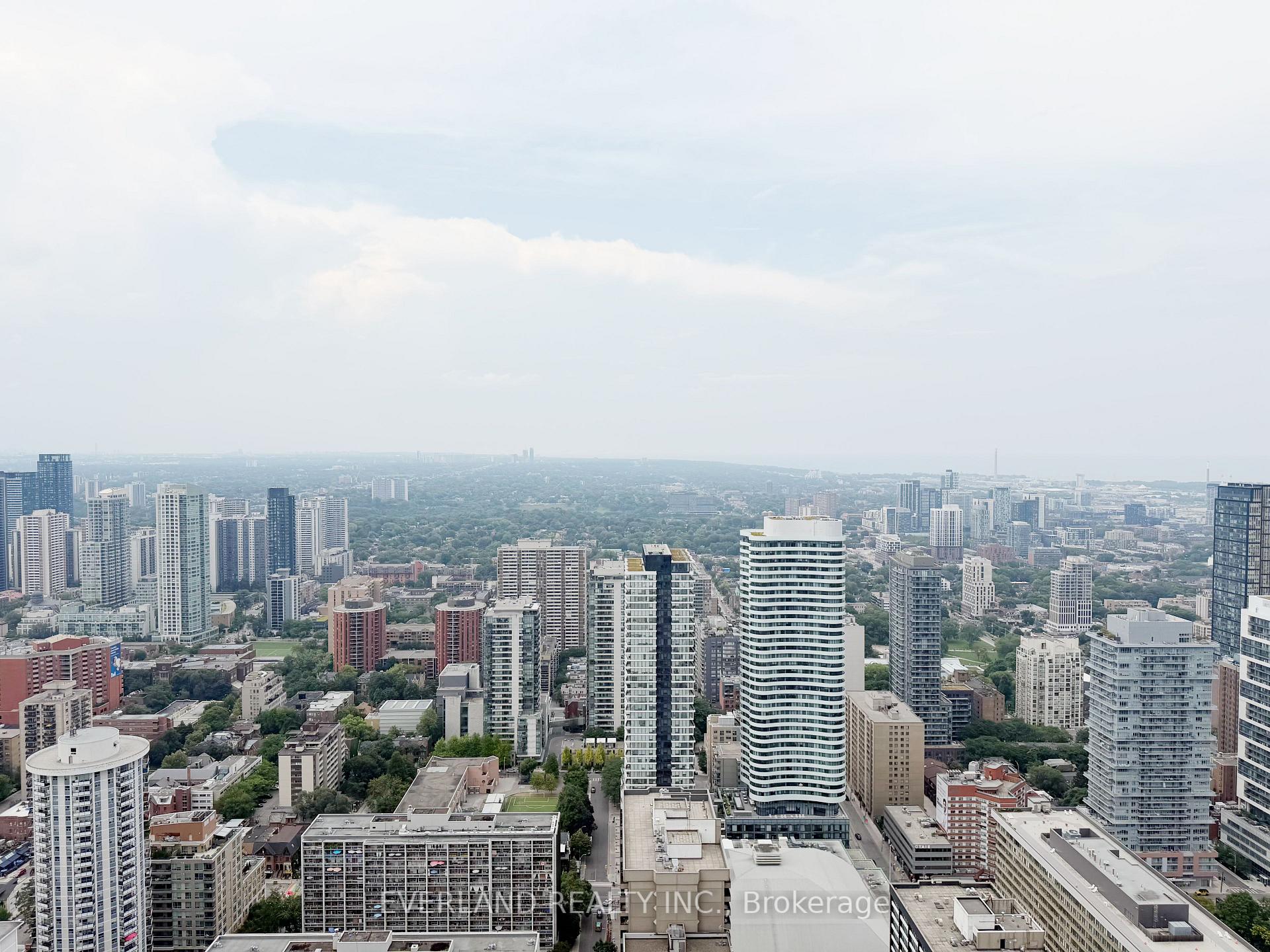 Photo 5 of Unit 5706, 7 Grenville Street, Toronto, Bay Street Corridor — HOMEH