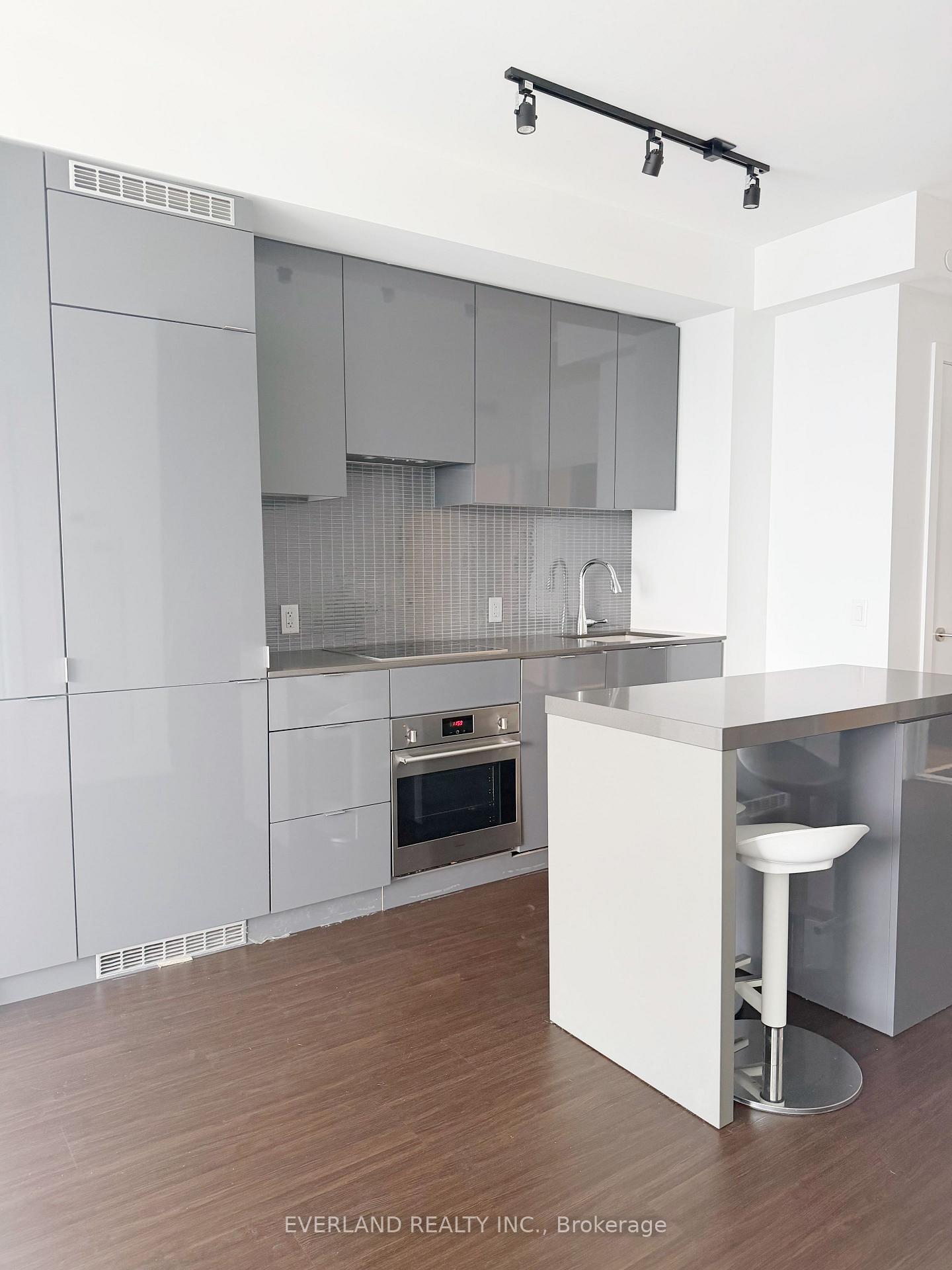 Photo 10 of Unit 5706, 7 Grenville Street, Toronto, Bay Street Corridor — HOMEH