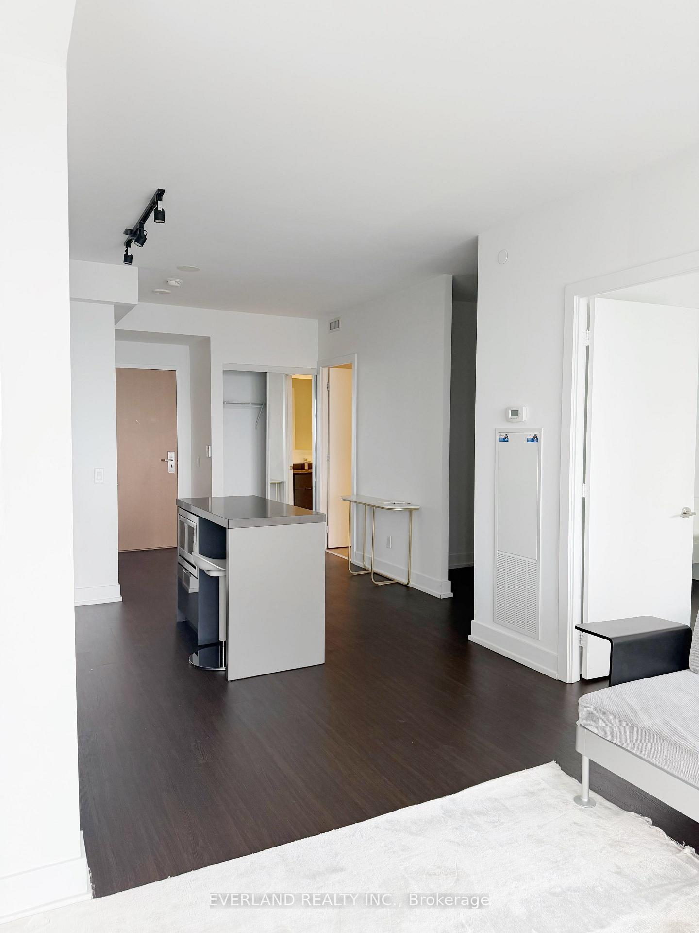 Photo 11 of Unit 5706, 7 Grenville Street, Toronto, Bay Street Corridor — HOMEH