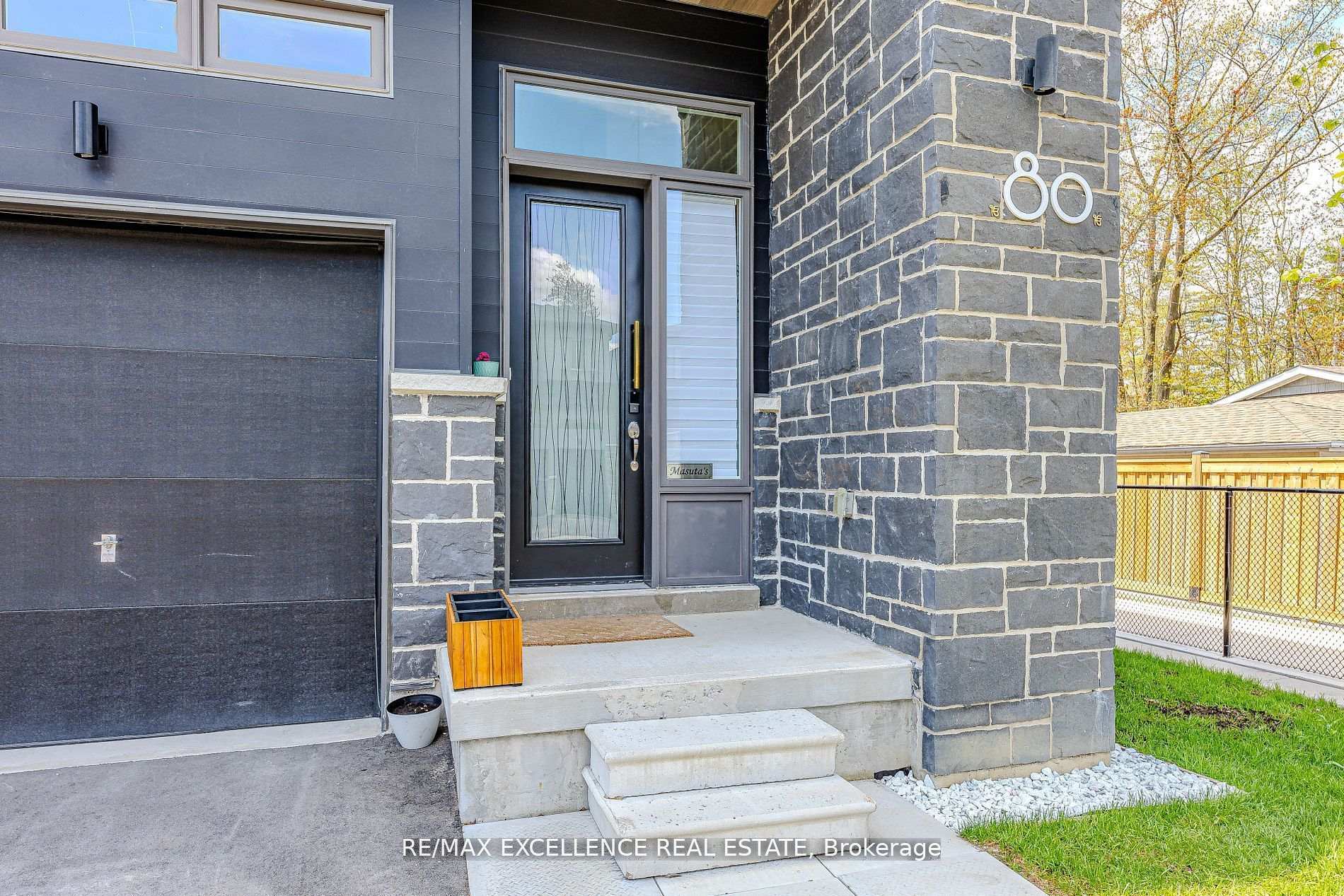 Photo 2 of 80 Berkely Street, Wasaga Beach — HOMEH