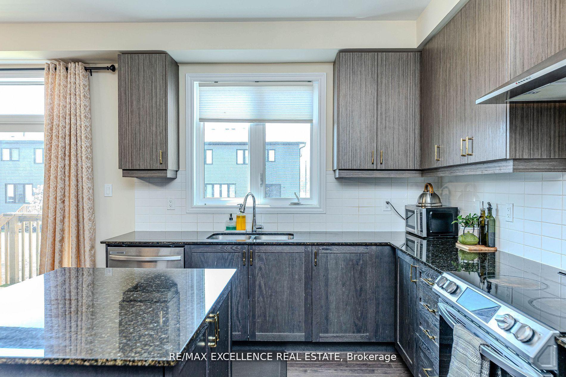 Photo 12 of 80 Berkely Street, Wasaga Beach — HOMEH