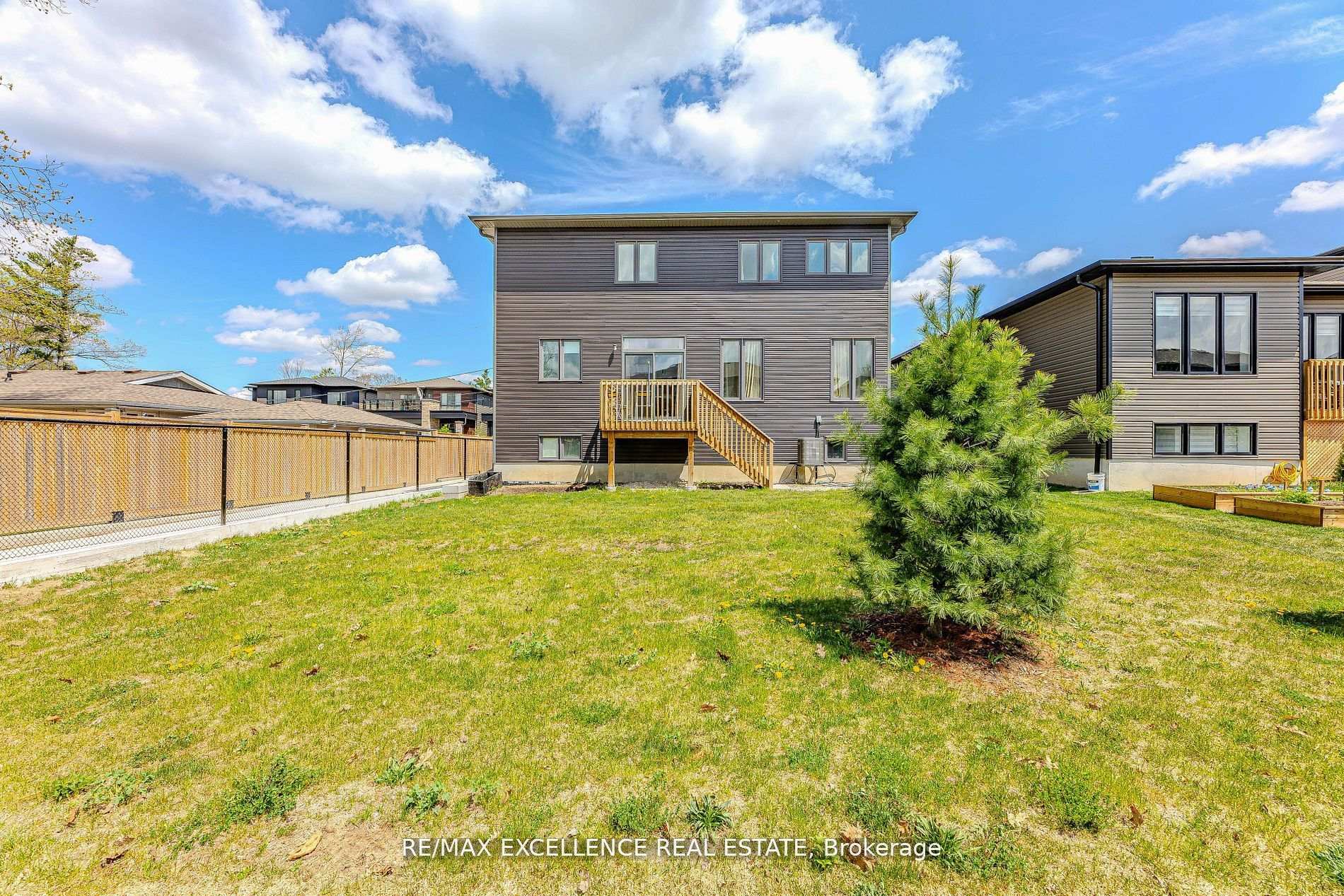 Photo 49 of 80 Berkely Street, Wasaga Beach — HOMEH
