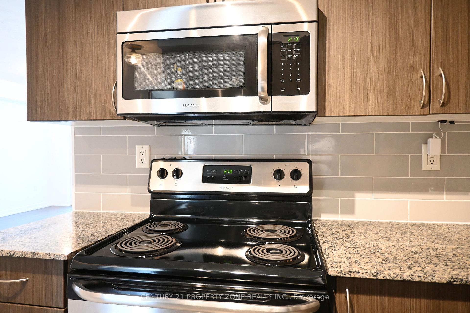 Photo 7 of Unit 425, 816 Lansdowne Avenue, Toronto, Dovercourt-Wallace Emerson-Junction — HOMEH