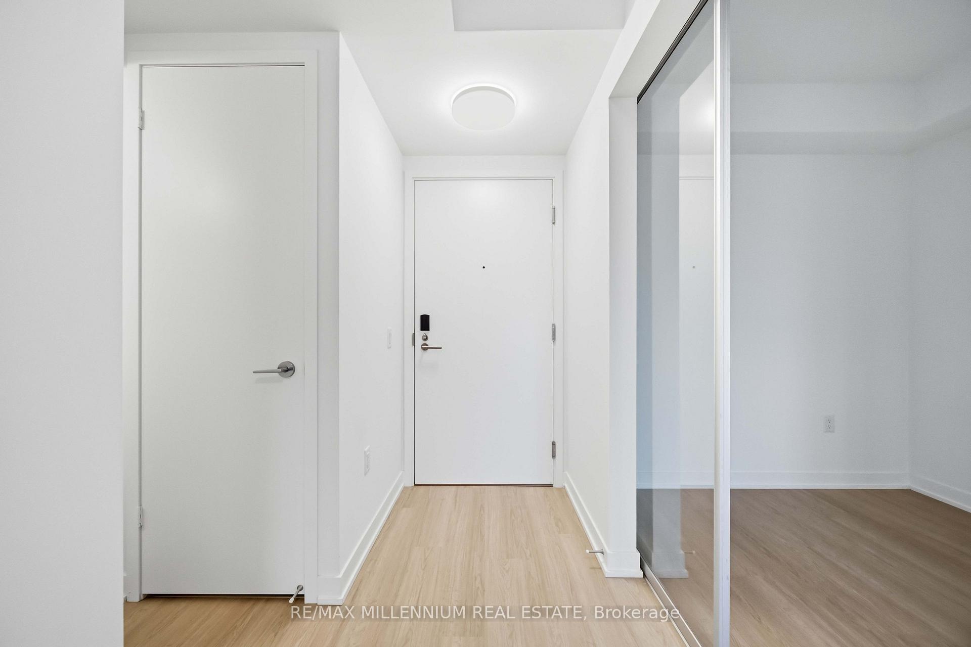 Photo 4 of Unit 1703, 15 Salomon Drive, Toronto, Flemingdon Park — HOMEH