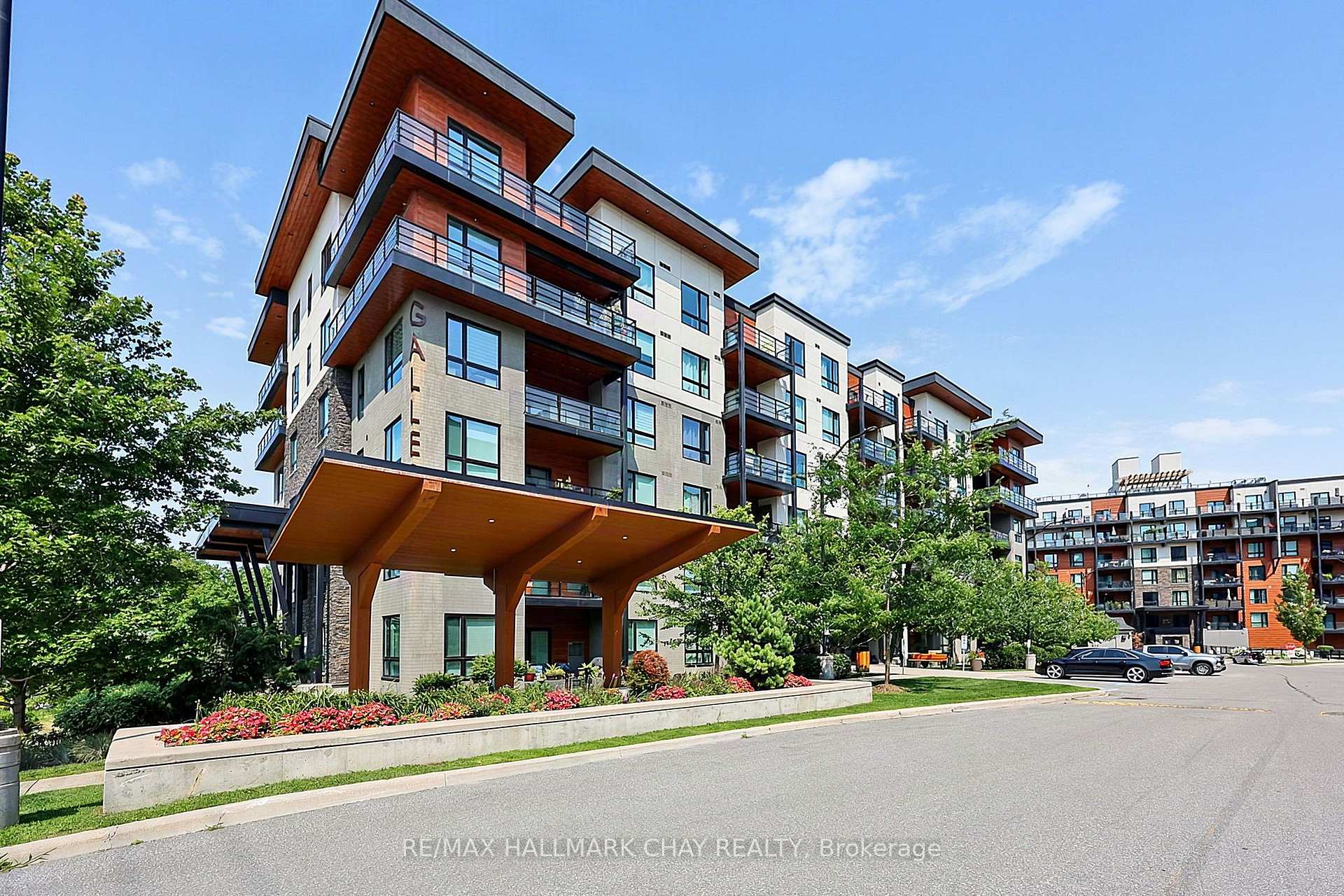 Photo 2 of Unit #304, 300 Essa Road, Barrie, 400 West — HOMEH
