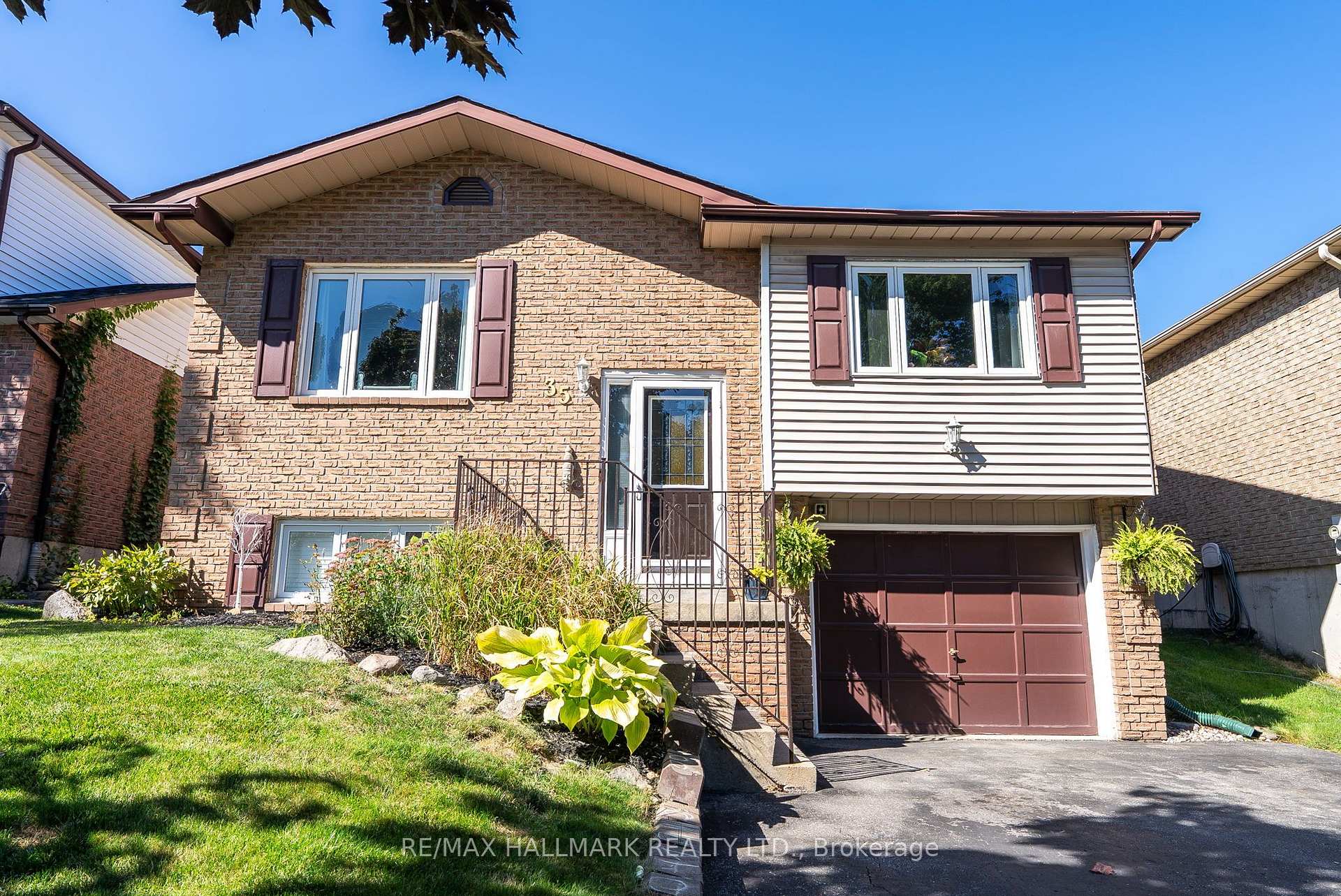 Photo 1 of 35 Downham Drive, Clarington, Bowmanville — HOMEH