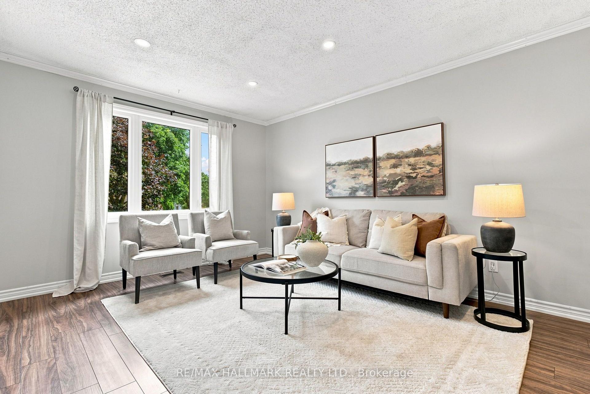 Photo 8 of 35 Downham Drive, Clarington, Bowmanville — HOMEH