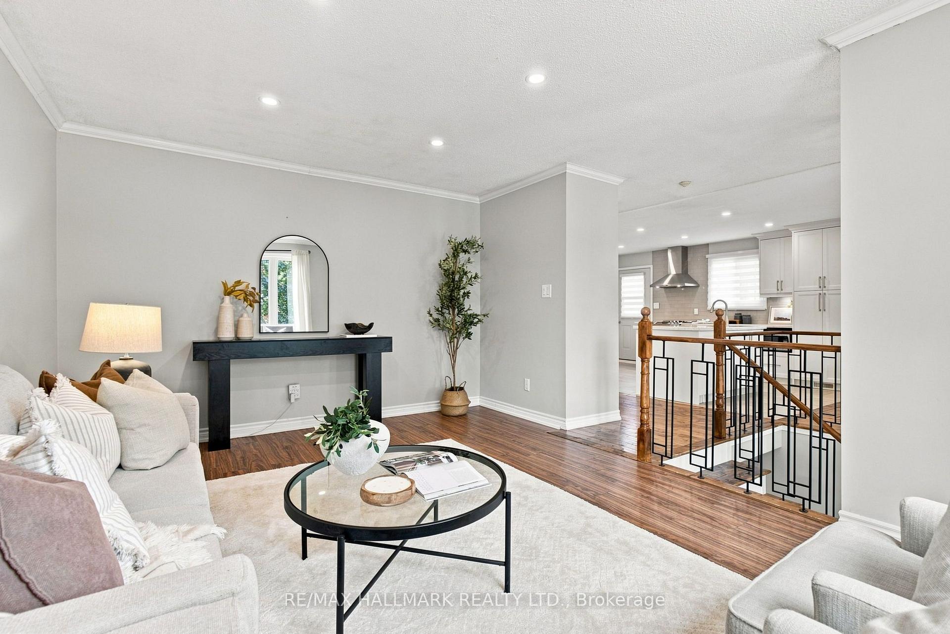 Photo 12 of 35 Downham Drive, Clarington, Bowmanville — HOMEH