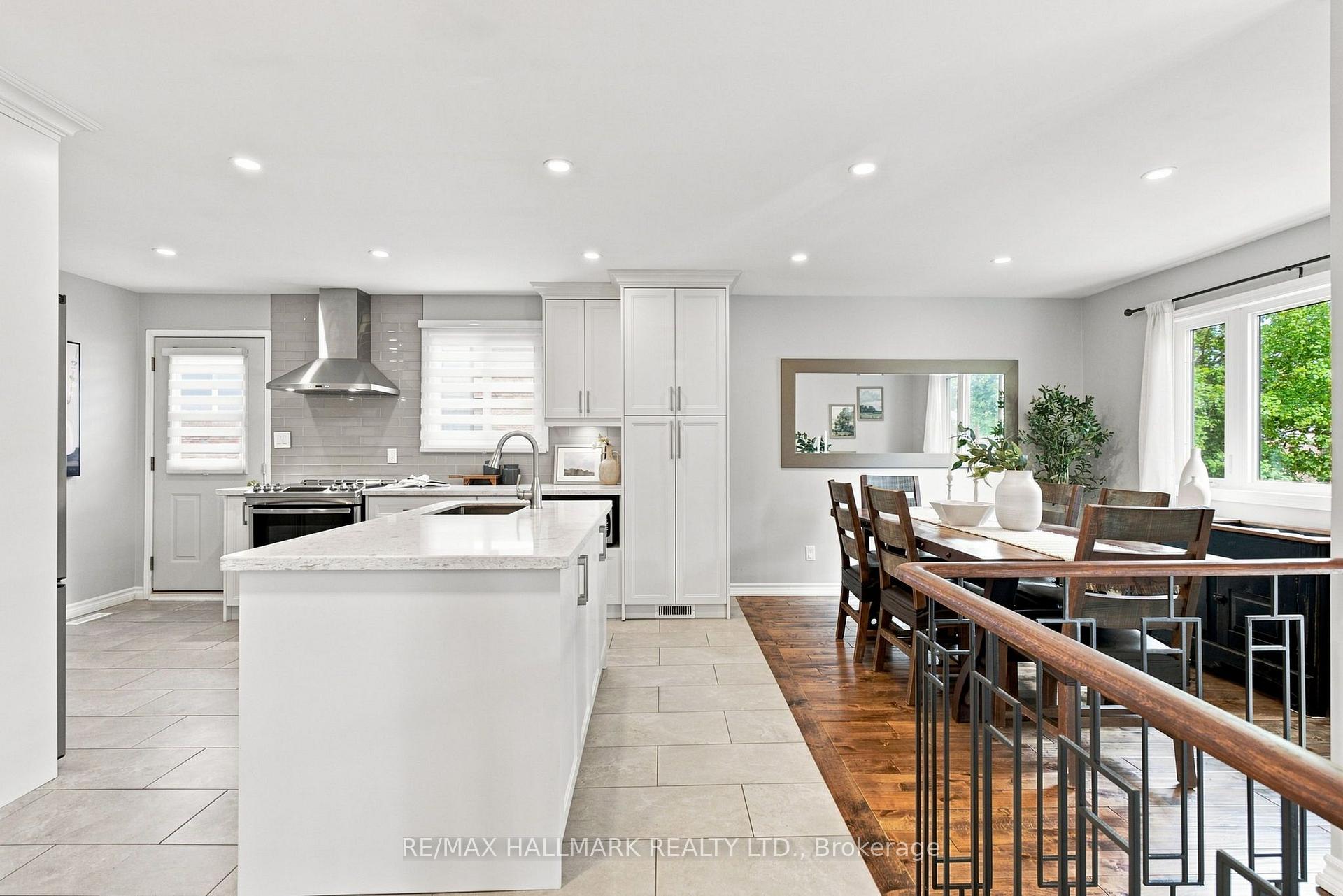 Photo 16 of 35 Downham Drive, Clarington, Bowmanville — HOMEH