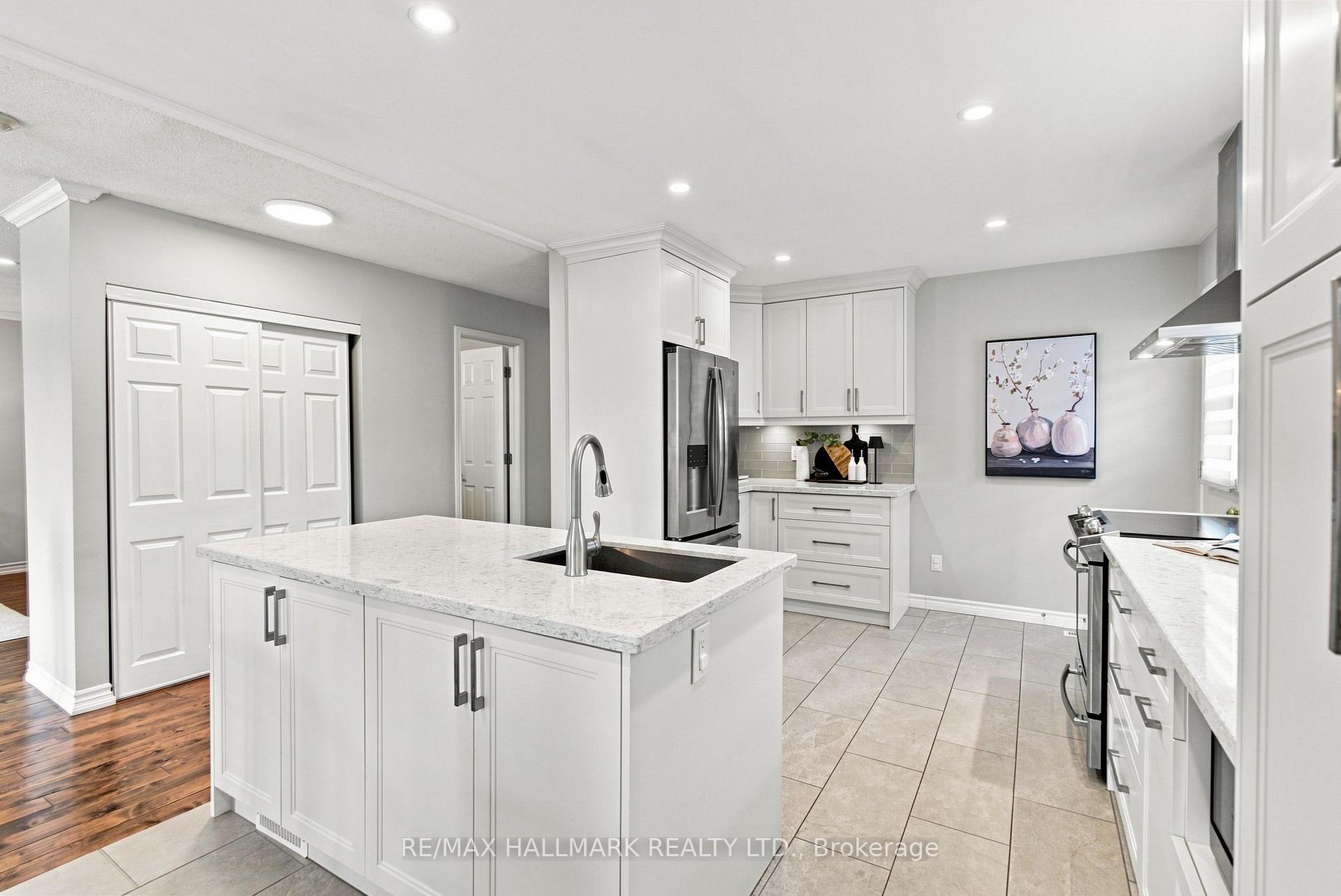 Photo 24 of 35 Downham Drive, Clarington, Bowmanville — HOMEH