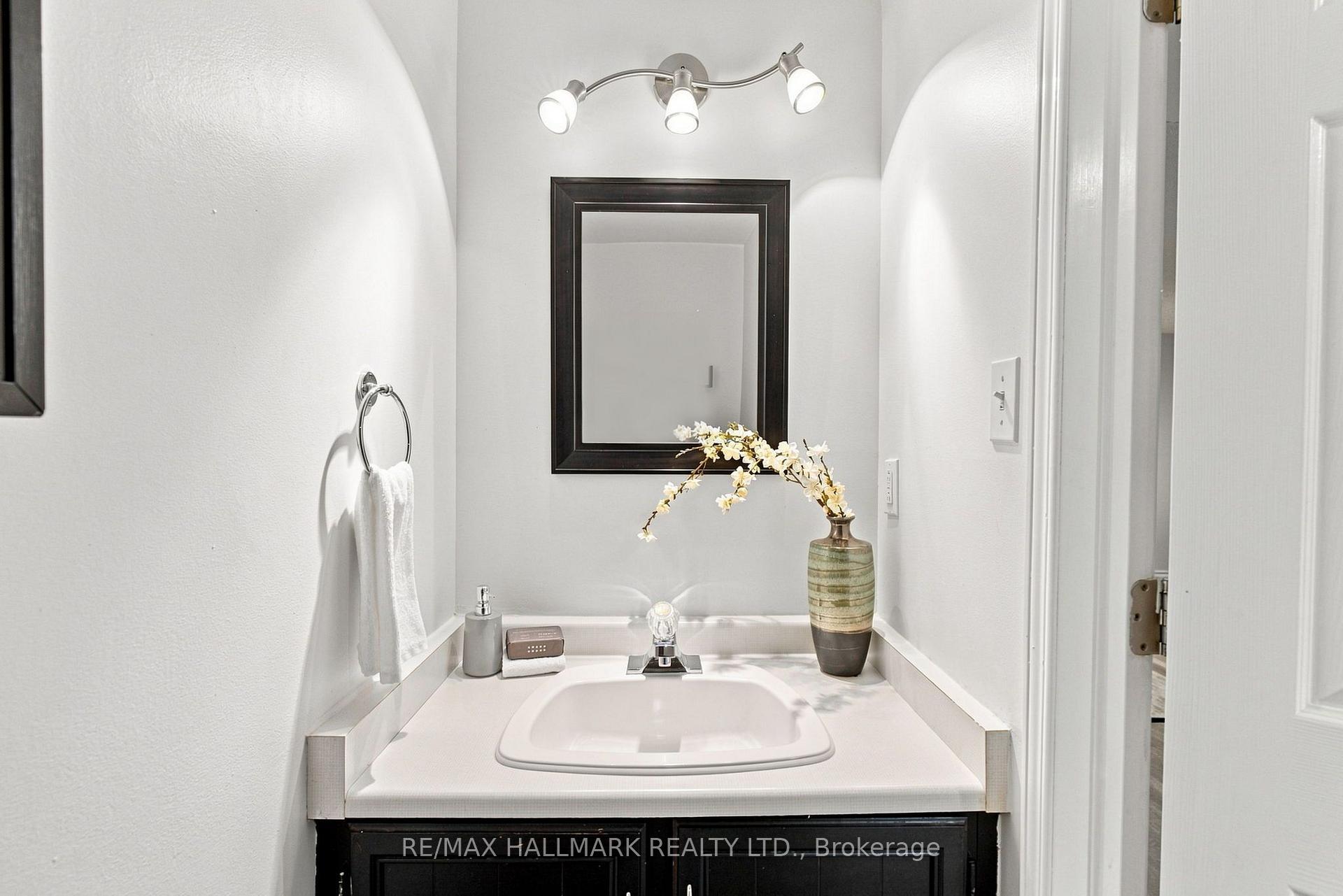 Photo 47 of 35 Downham Drive, Clarington, Bowmanville — HOMEH