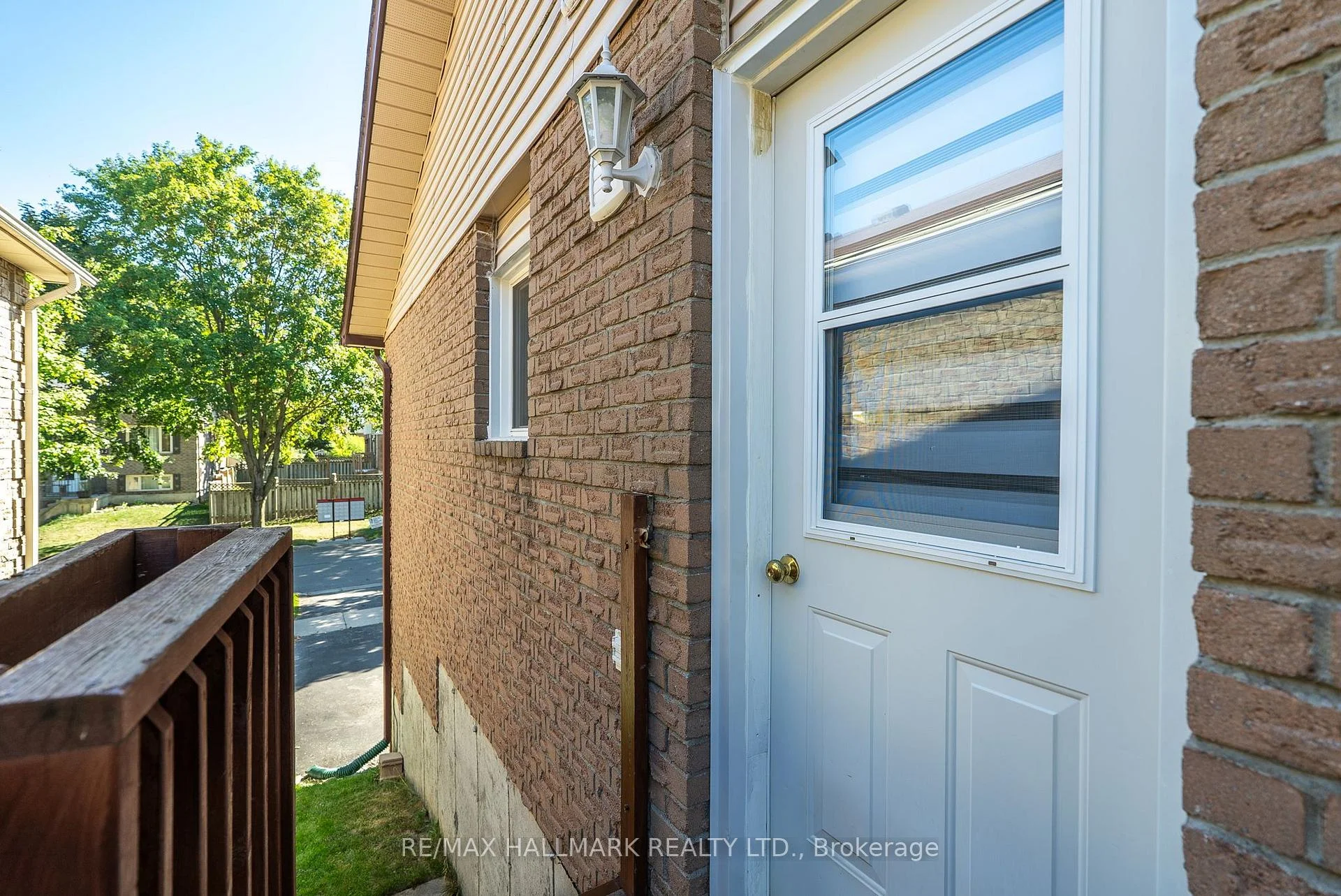 Photo 15 of 35 Downham Drive, Clarington, Bowmanville — HOMEH