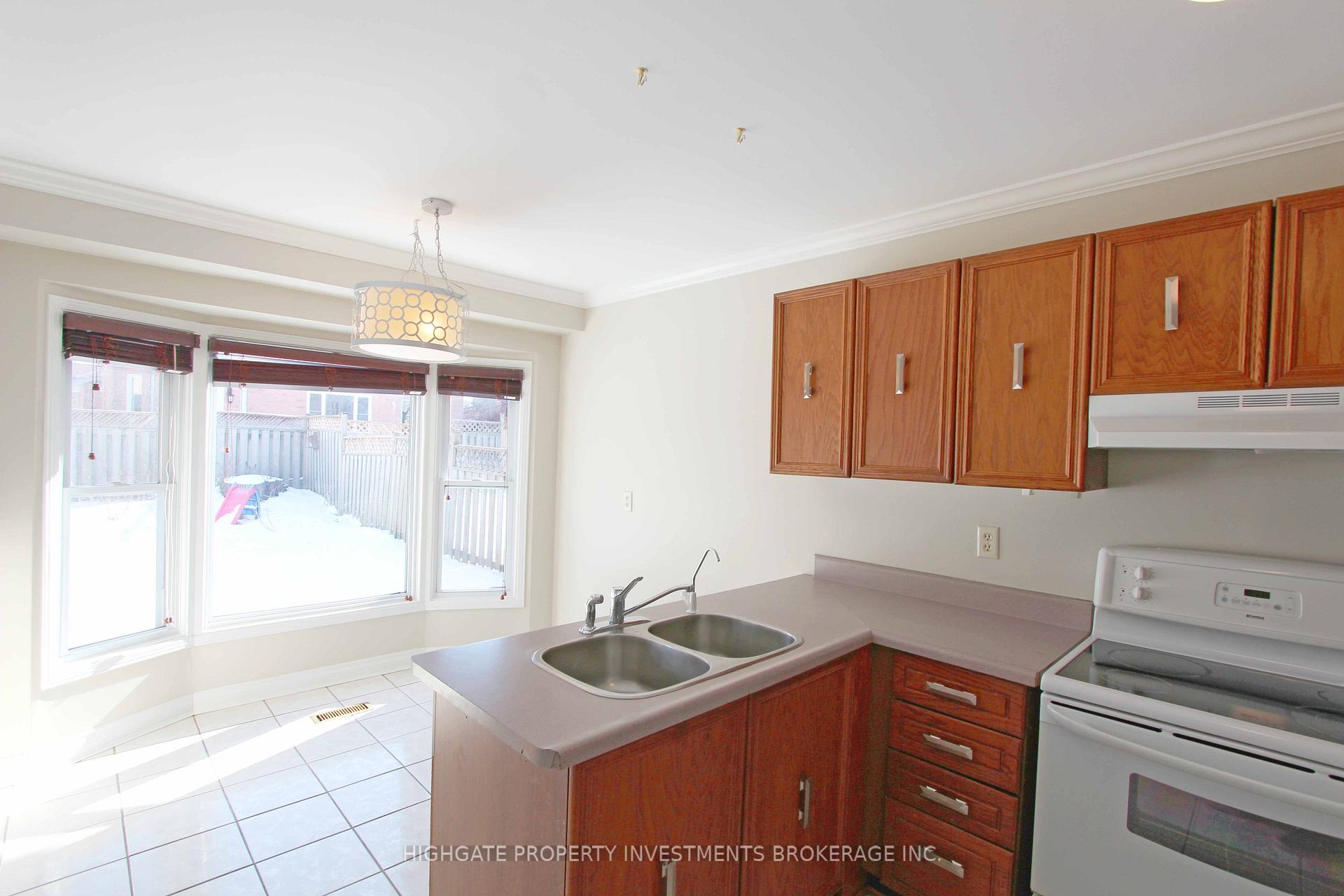 Photo 5 of 80 Hadden Crescent, Barrie, Cundles East — HOMEH