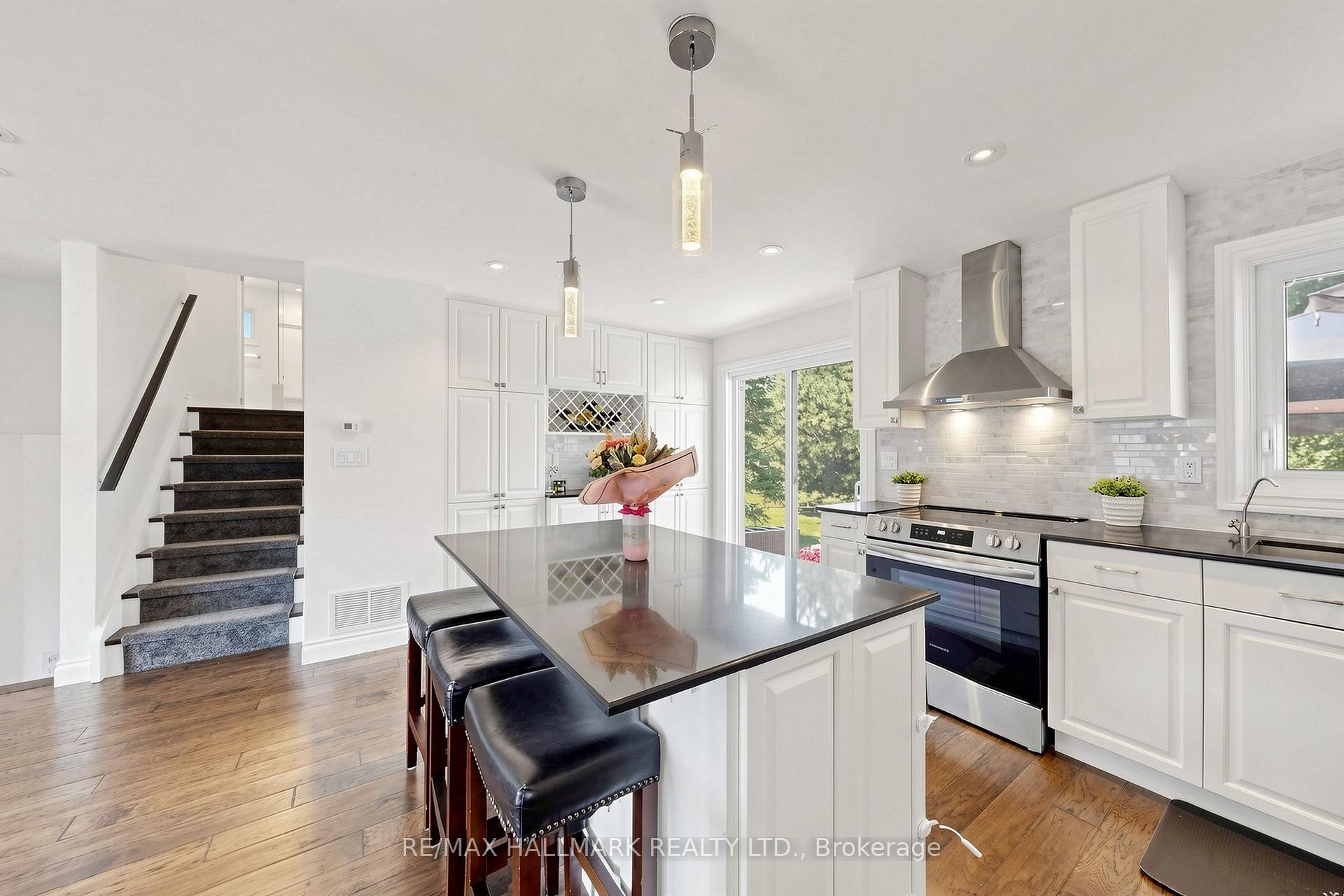 Photo 8 of Unit Part 1, 20 Oak Court, Aurora, Aurora Village — HOMEH