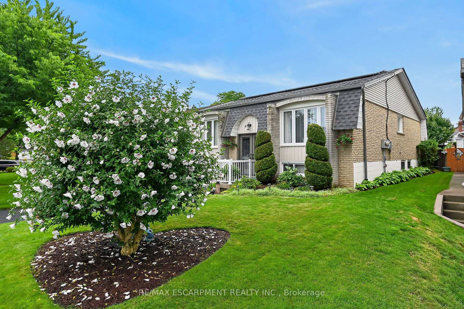 Photo 2 of 49 Brookstream Court, Hamilton, Red Hill — HOMEH