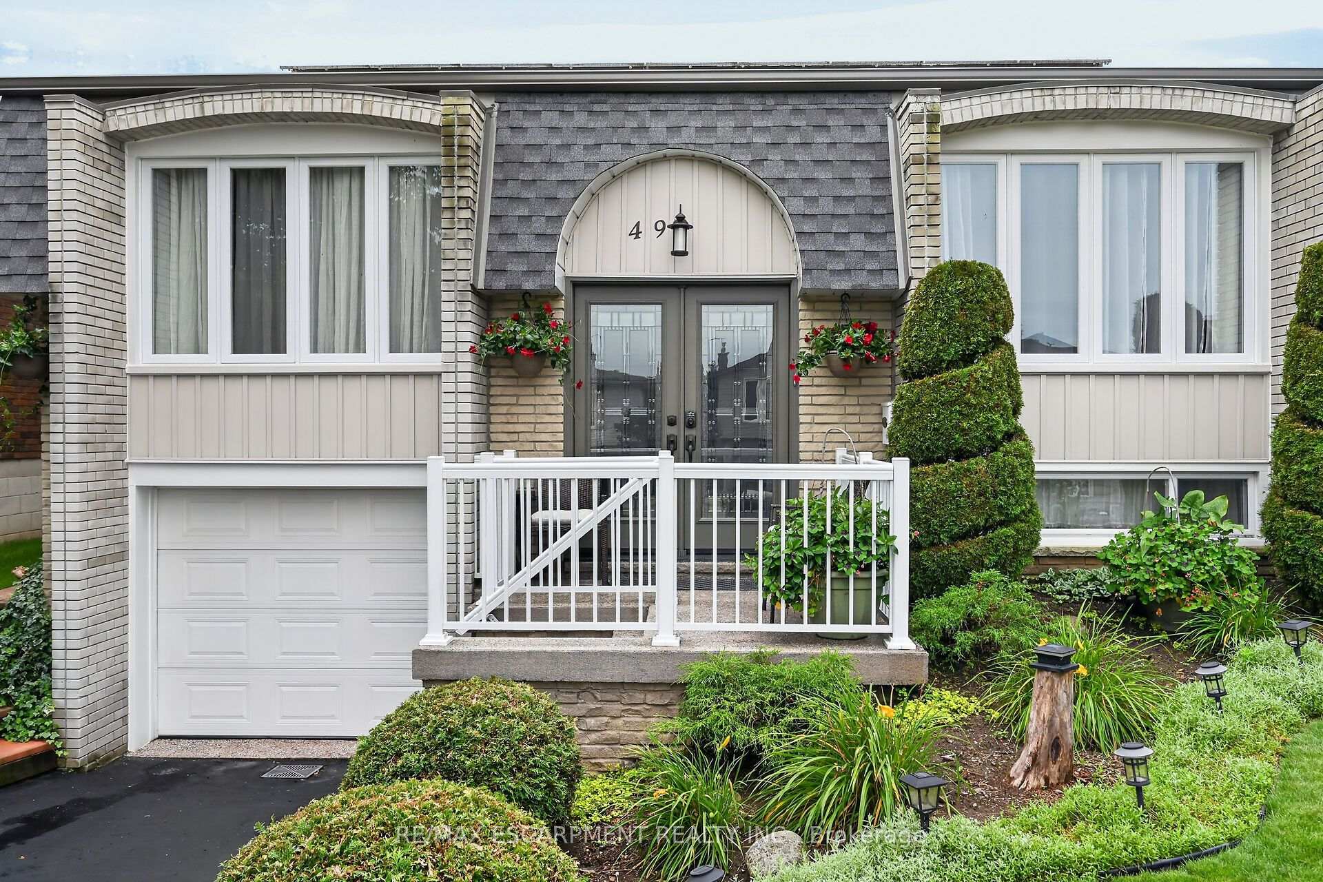 Photo 4 of 49 Brookstream Court, Hamilton, Red Hill — HOMEH