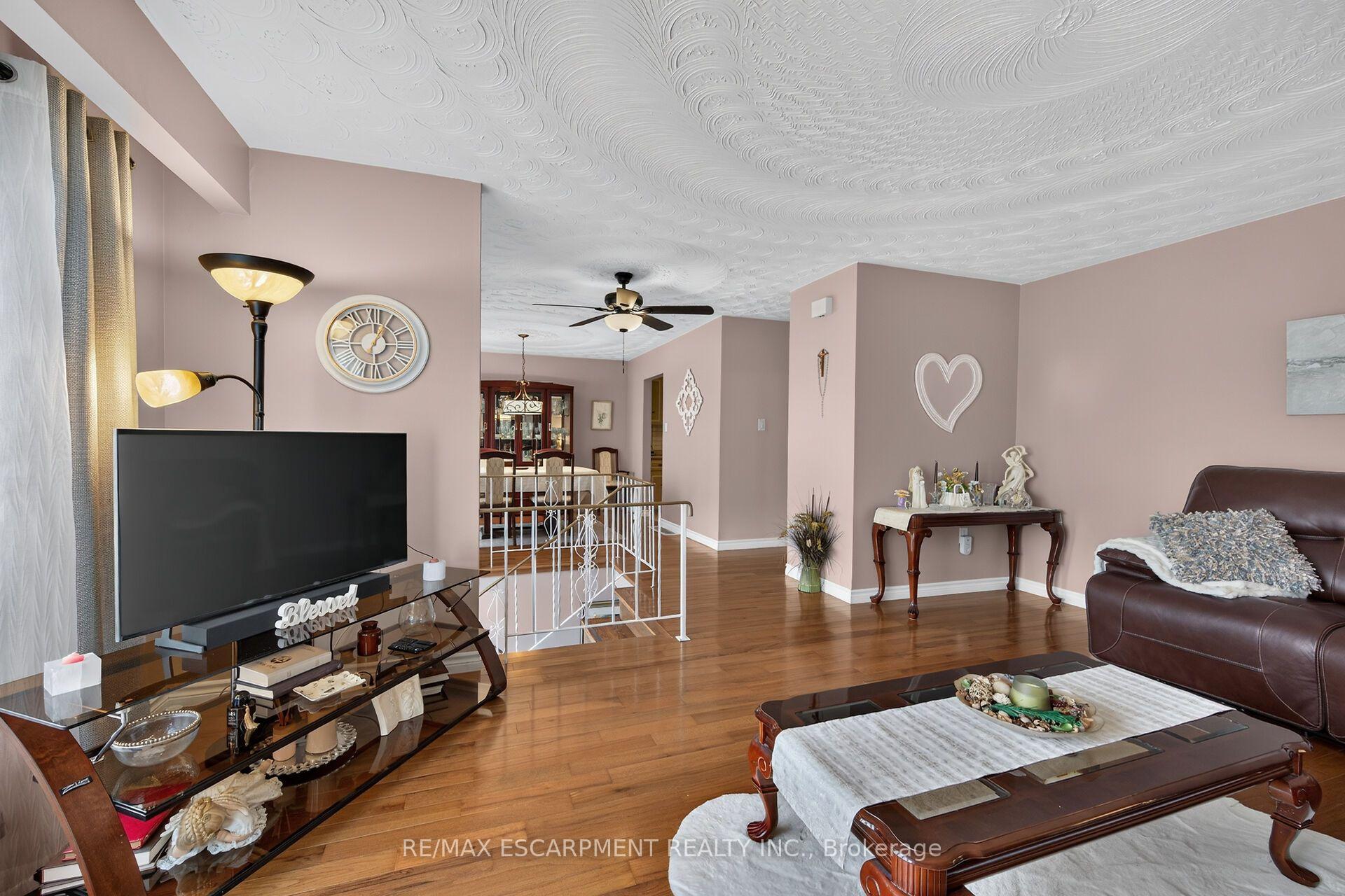 Photo 9 of 49 Brookstream Court, Hamilton, Red Hill — HOMEH