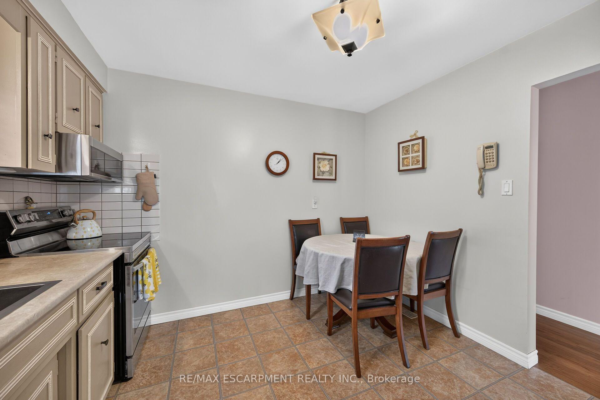 Photo 20 of 49 Brookstream Court, Hamilton, Red Hill — HOMEH