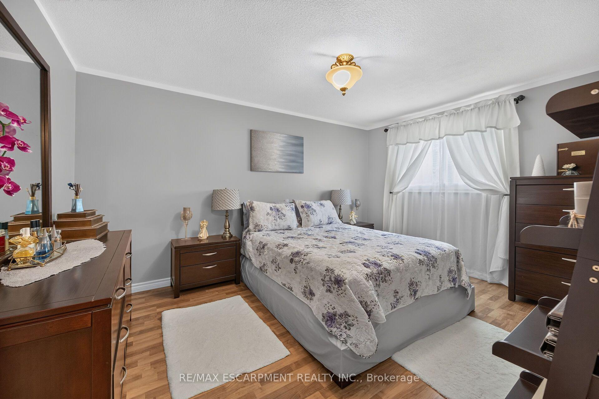 Photo 22 of 49 Brookstream Court, Hamilton, Red Hill — HOMEH