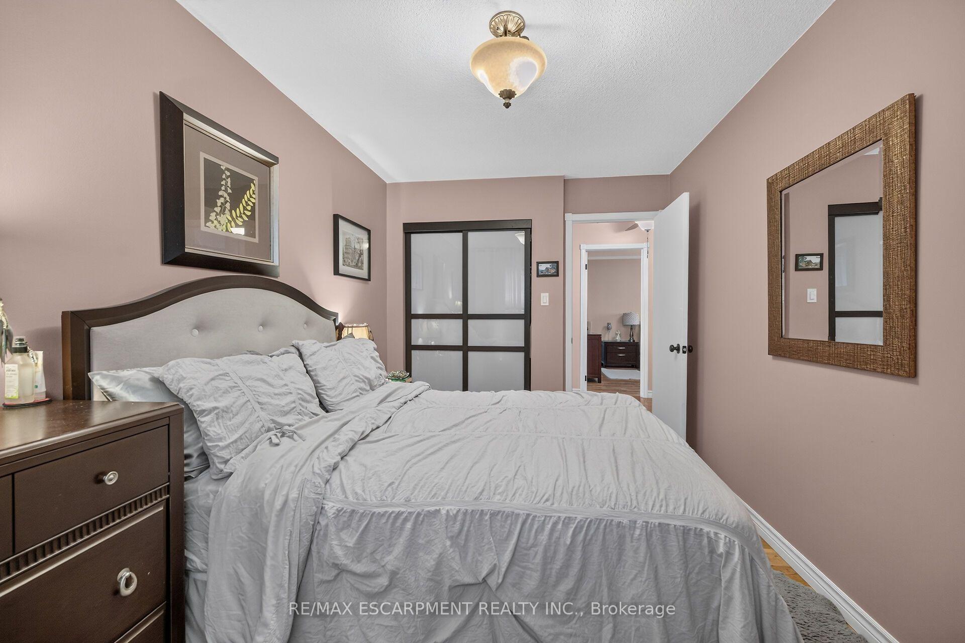 Photo 26 of 49 Brookstream Court, Hamilton, Red Hill — HOMEH