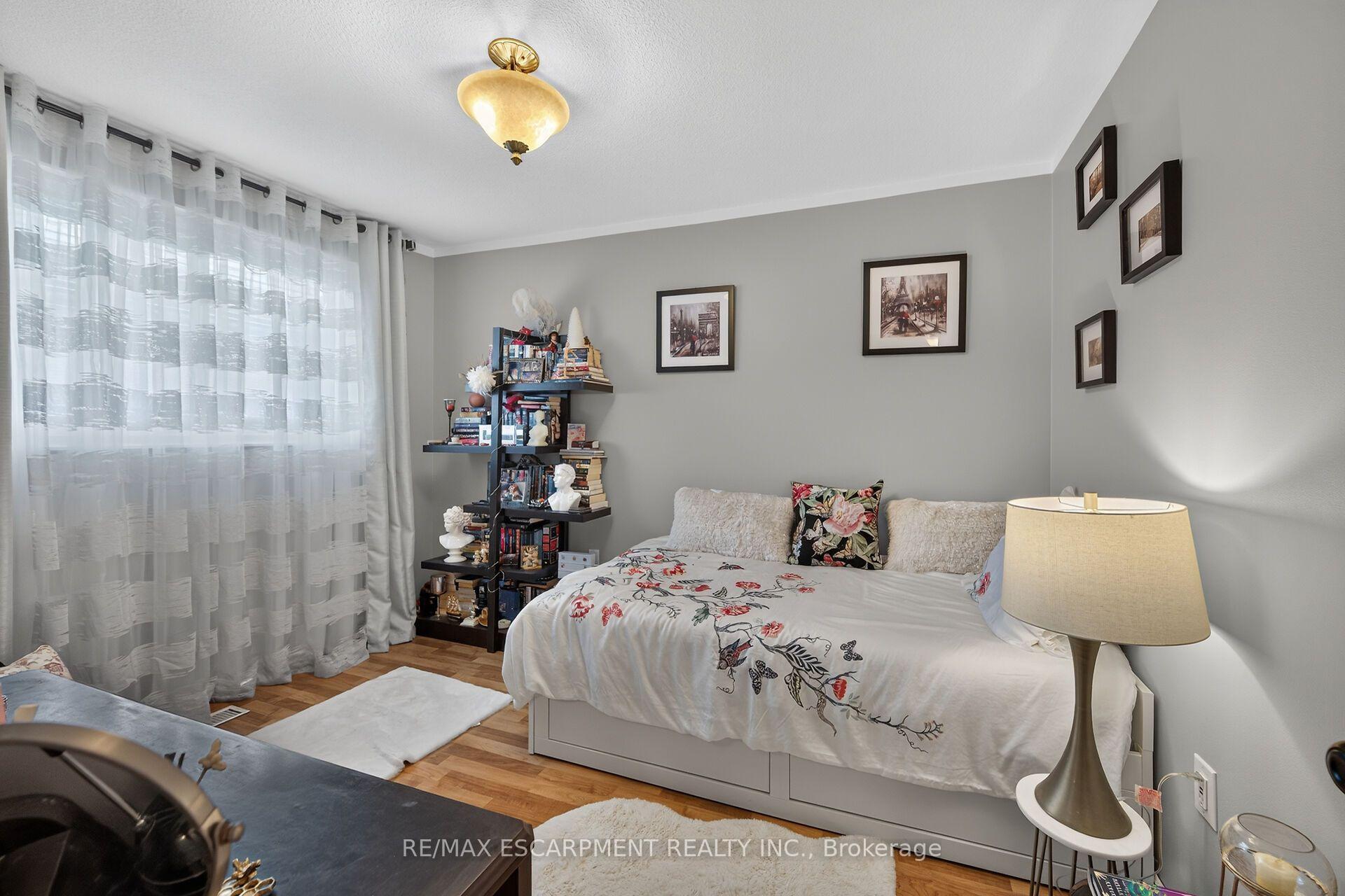 Photo 27 of 49 Brookstream Court, Hamilton, Red Hill — HOMEH
