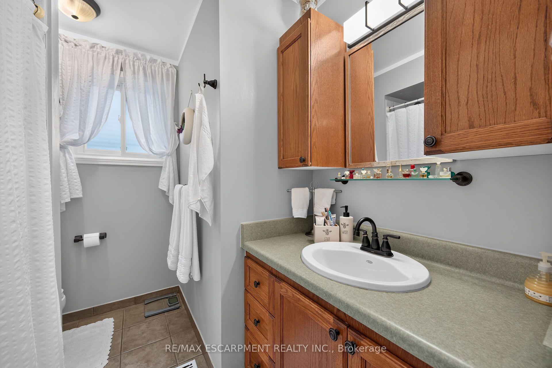 Photo 29 of 49 Brookstream Court, Hamilton, Red Hill — HOMEH