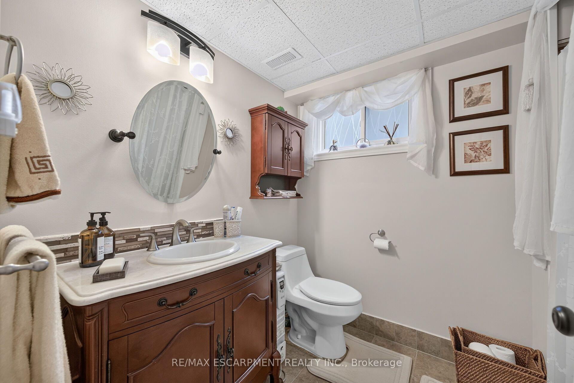 Photo 38 of 49 Brookstream Court, Hamilton, Red Hill — HOMEH