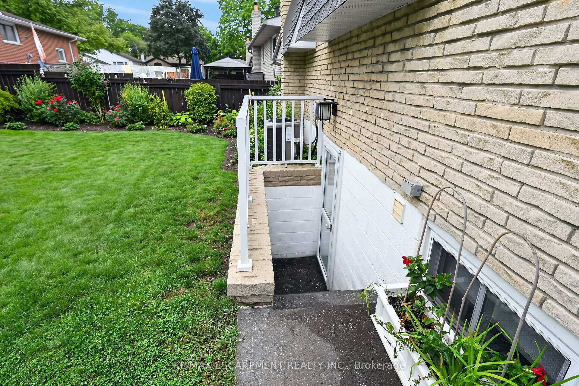 Photo 42 of 49 Brookstream Court, Hamilton, Red Hill — HOMEH
