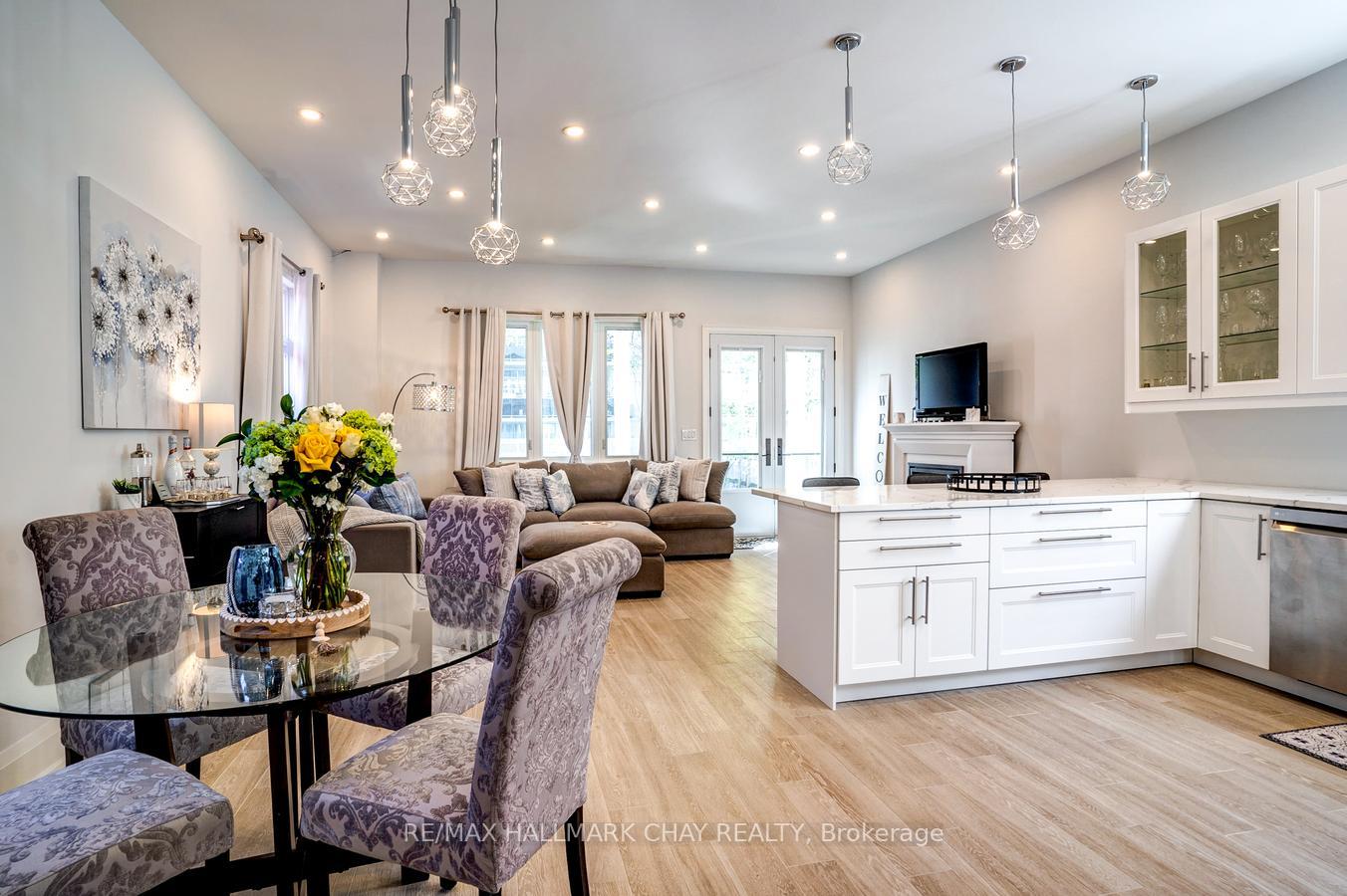 Photo 2 of 611 Northcliffe Boulevard, Toronto, Oakwood Village — HOMEH