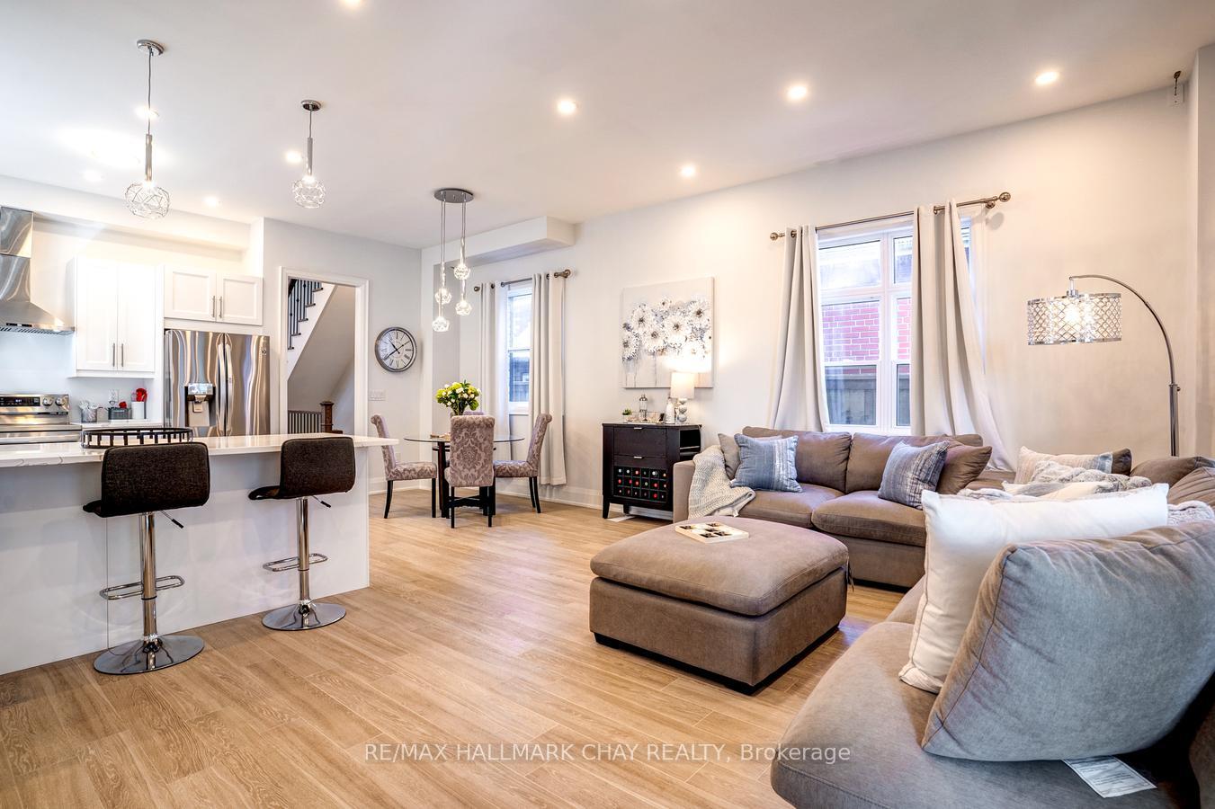 Photo 3 of 611 Northcliffe Boulevard, Toronto, Oakwood Village — HOMEH