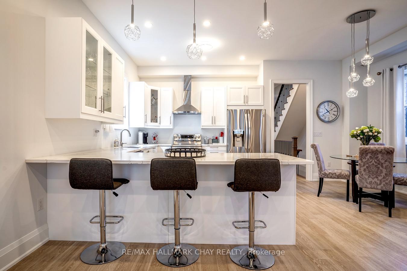 Photo 5 of 611 Northcliffe Boulevard, Toronto, Oakwood Village — HOMEH